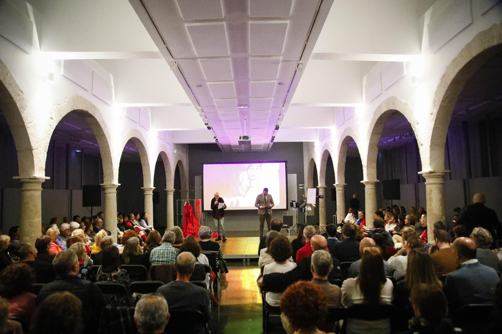 El Centro Andaluz de la Fotografía de Almería presenta el calendario 2025 con la actuación de la bailaora María Moreno, en imágenes