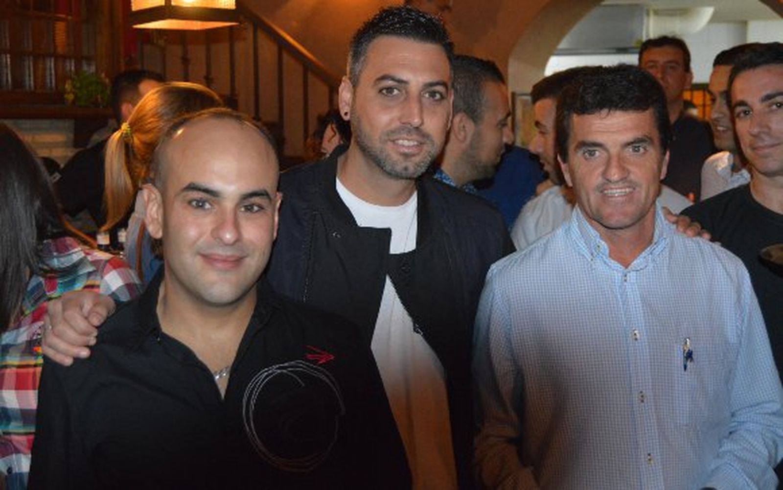 José María Pinedo, Eduardo Sánchez y Javier Romero, disfrutando del festejo.

Foto: Ignacio Casas de Ciria