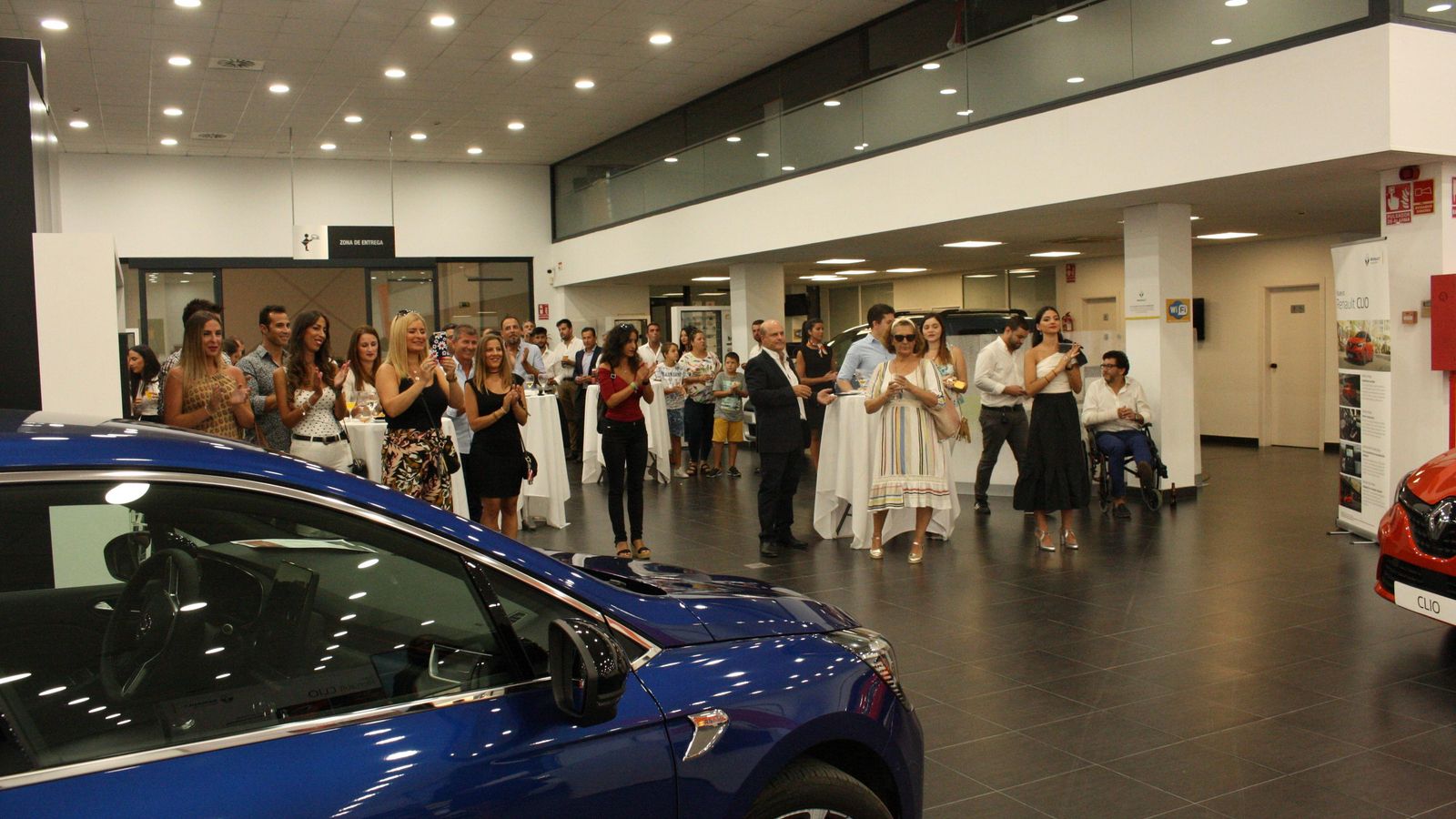 Público asistente a la presentación del Clio.