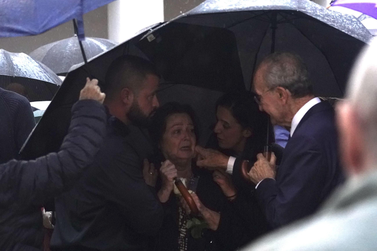 El último adiós al cantaor flamenco Fosforito, en imágenes