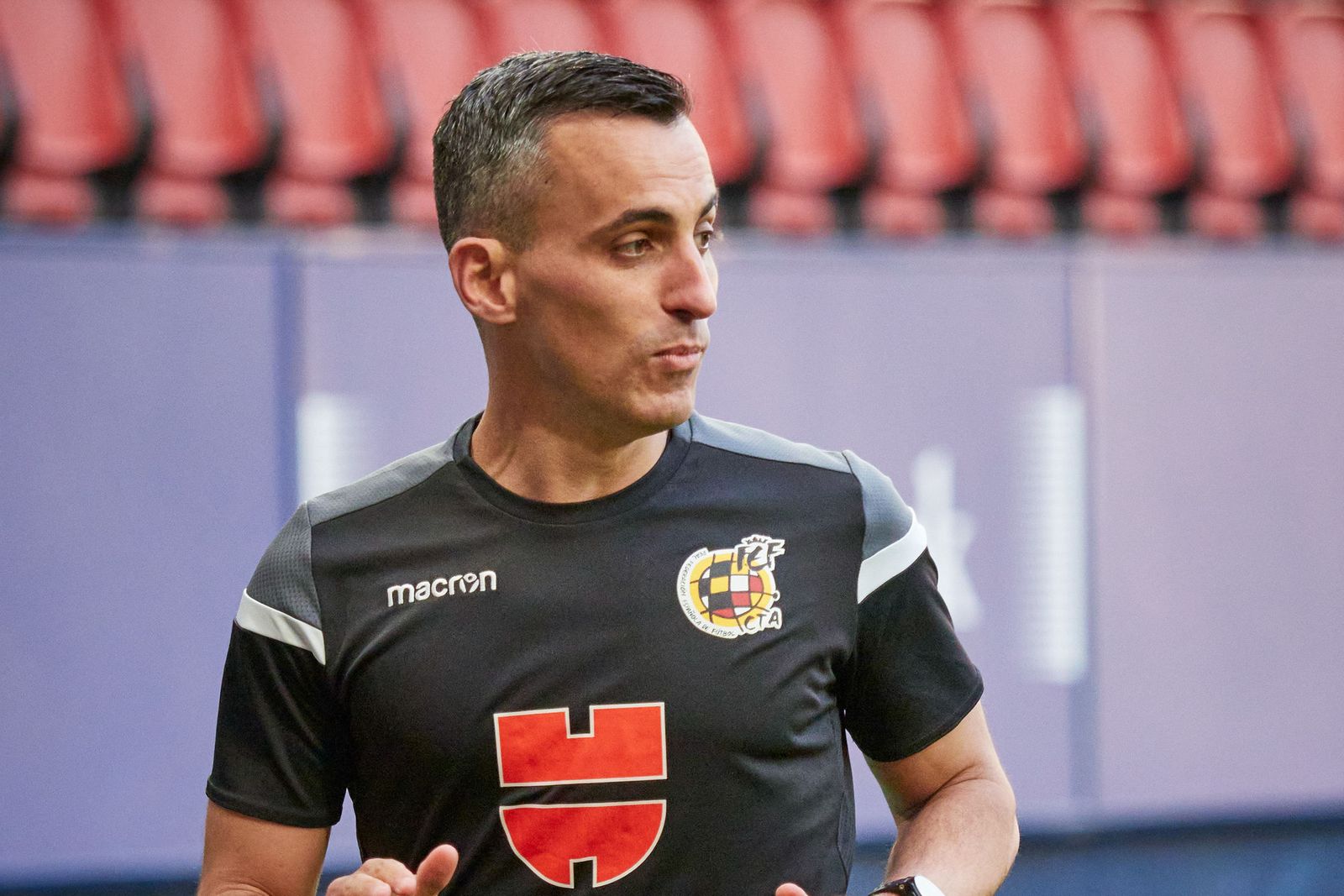 Santiago Jaime Latre, árbitro del partido.