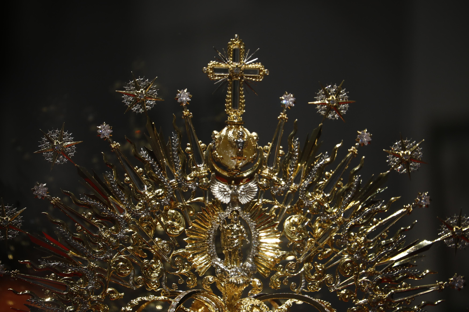 La hermandad de la Paz de Córdoba enseña los estrenos de la coronación, en imágenes