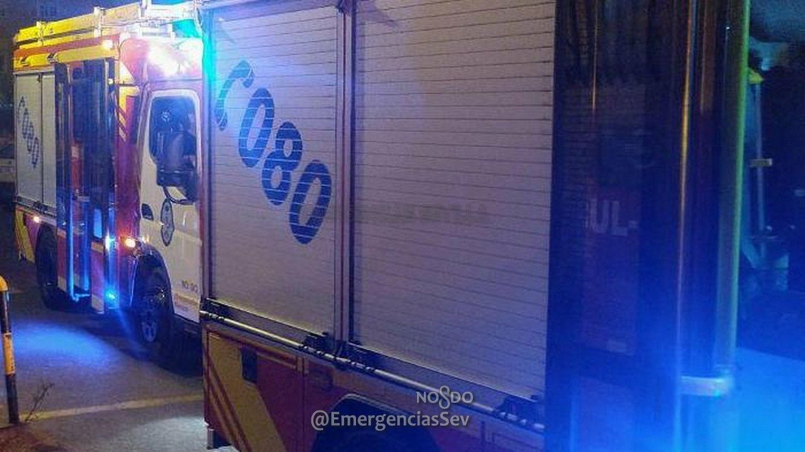 Un afectado por inhalación de humo en el incendio de madrugada de una vivienda en el centro de Sevilla