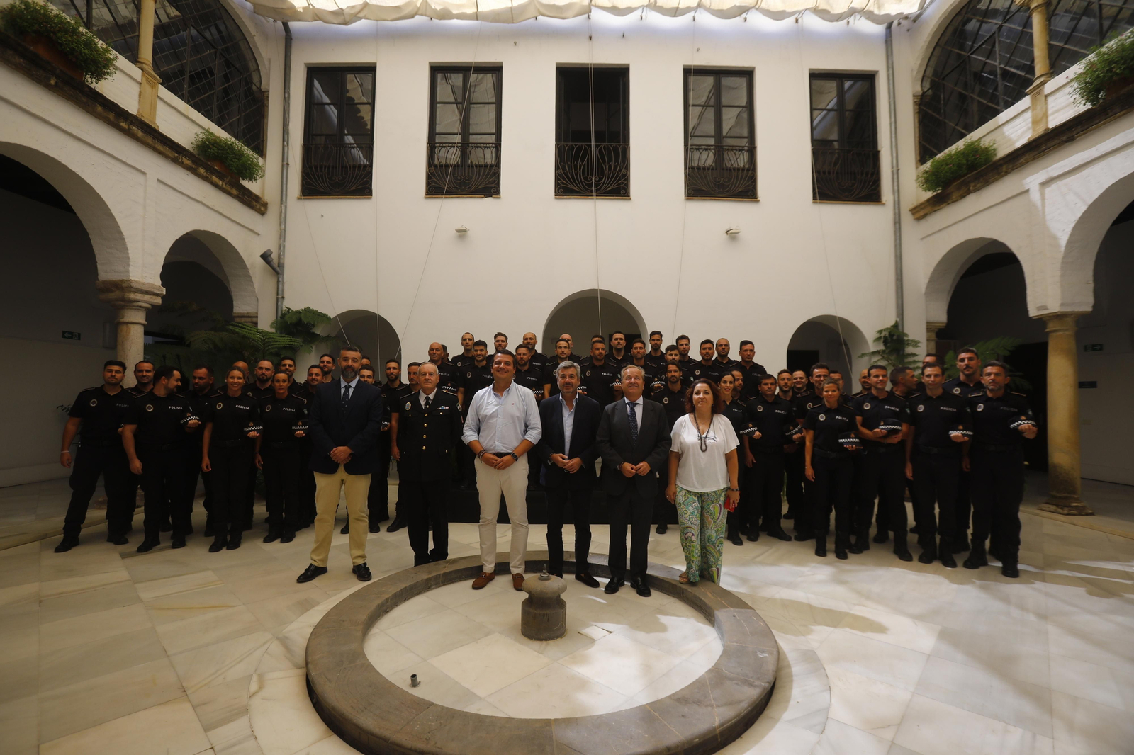 La toma de posesión de 50 nuevos agentes de Policía Local en Córdoba, en imágenes