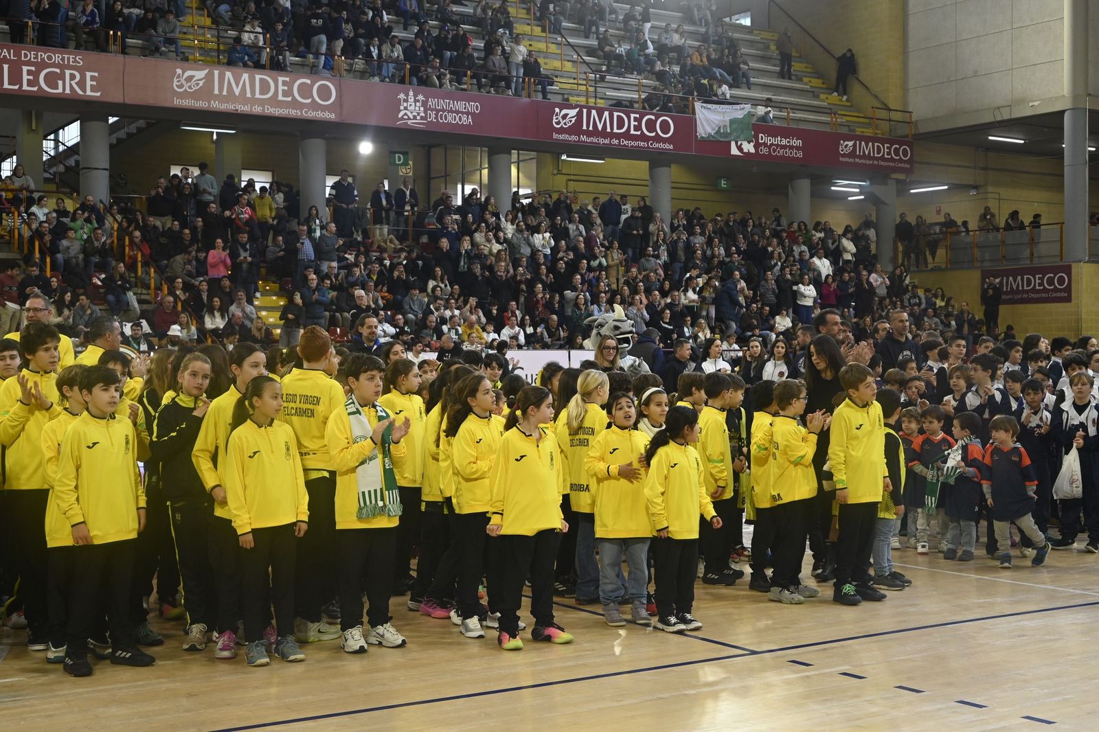 Las mejores fotos del ambiente en Vista Alegre para el Coto Córdoba - Caja 87