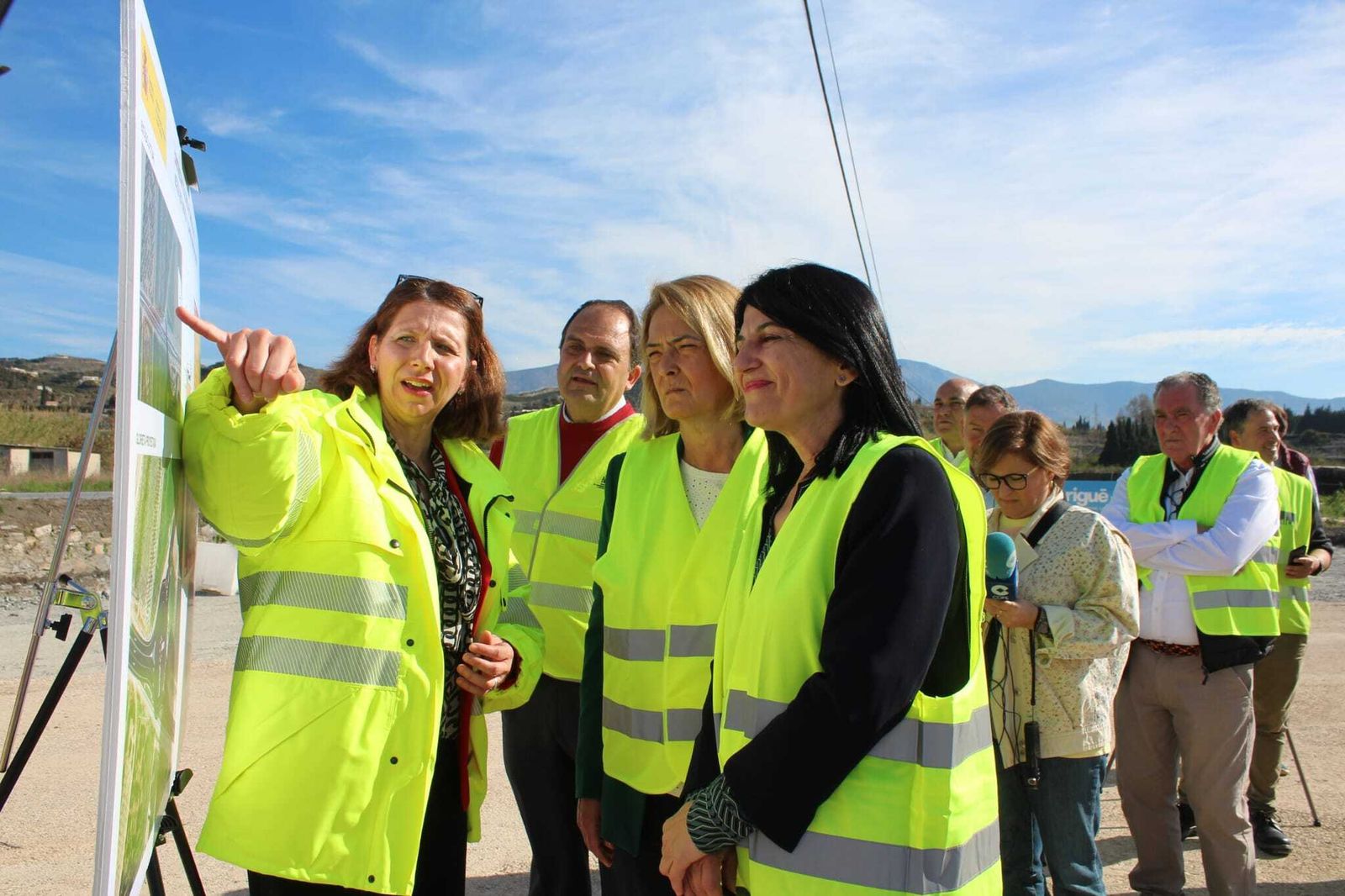López Calahorro escucha los pormenores del proyecto de Motril