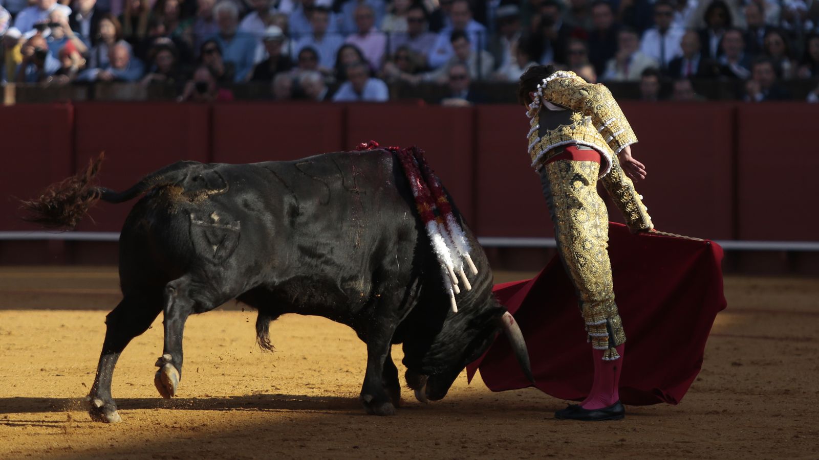 Las imágenes de la corrida del lunes de Feria