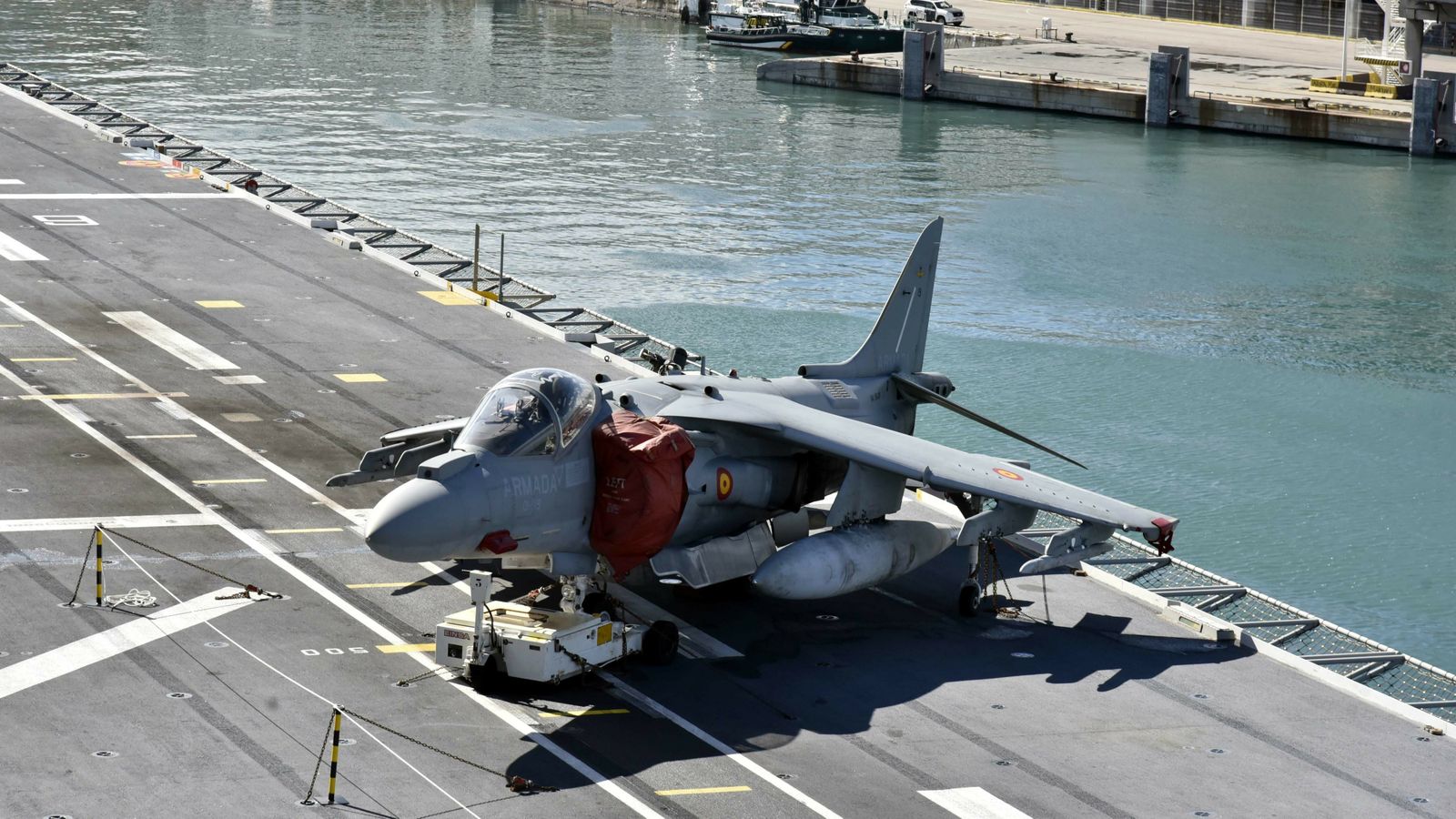 Portaviones Juan Carlos I en Algeciras