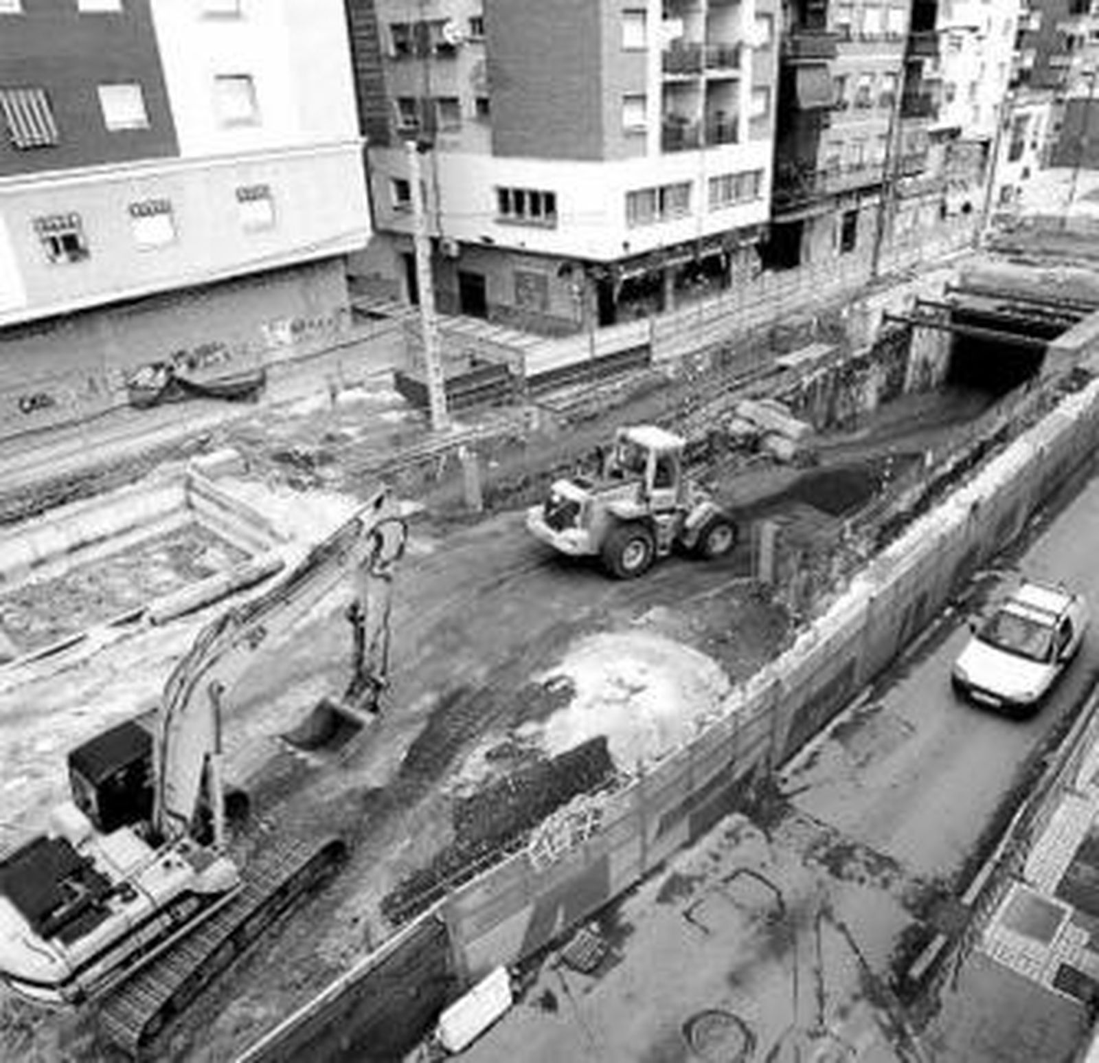 Trabajos de excavación del túnel en Carretera de Cádiz.
