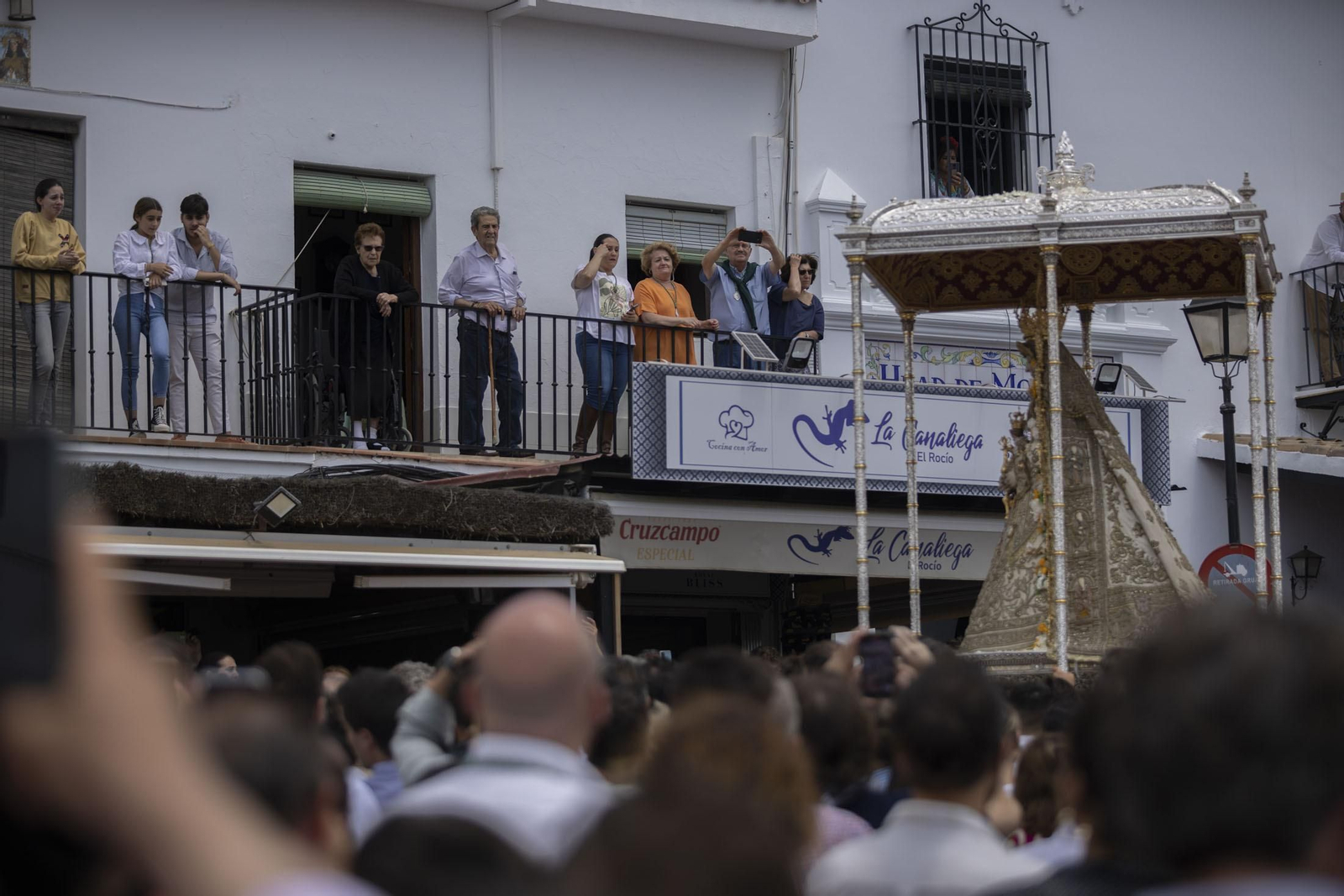 El Rocío 2023: Todas las imágenes de la procesión de la Virgen en la aldea