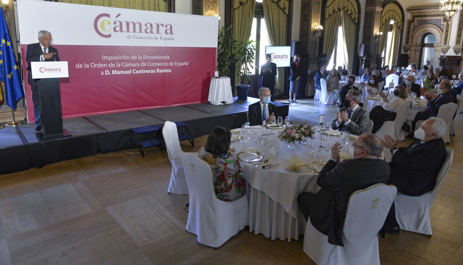 Imposición de la Encomienda de la Orden de la Cámara de España