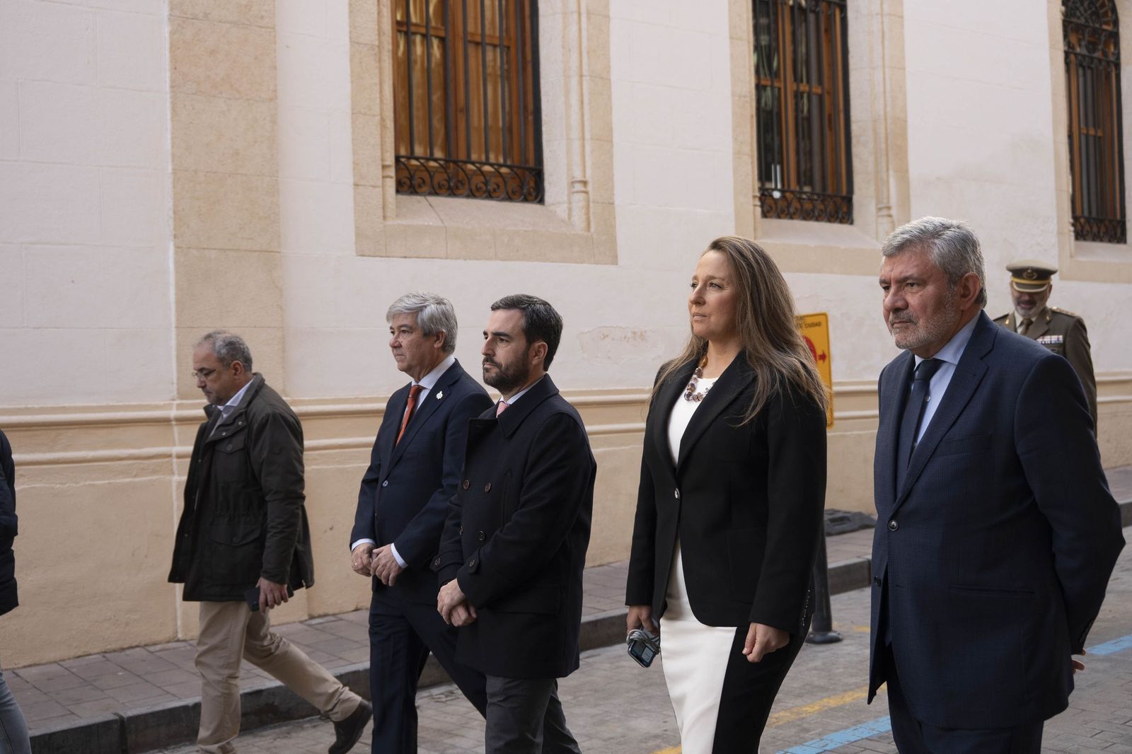 El Pendón vuelve a alzarse en Almería: memoria y ciudad bajo la luz de diciembre