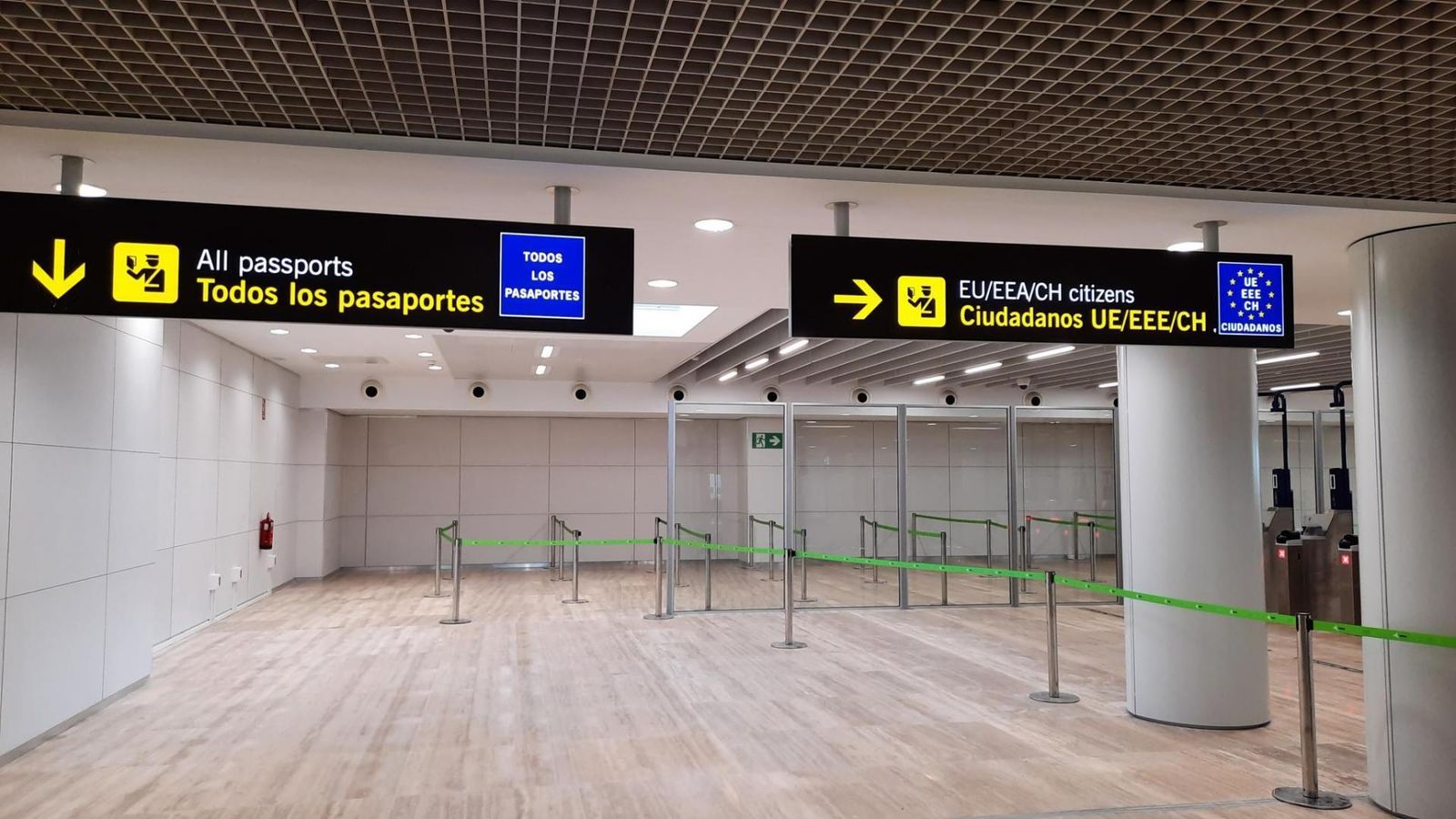 Zona de salidas internacionales No Schengen del terminal.