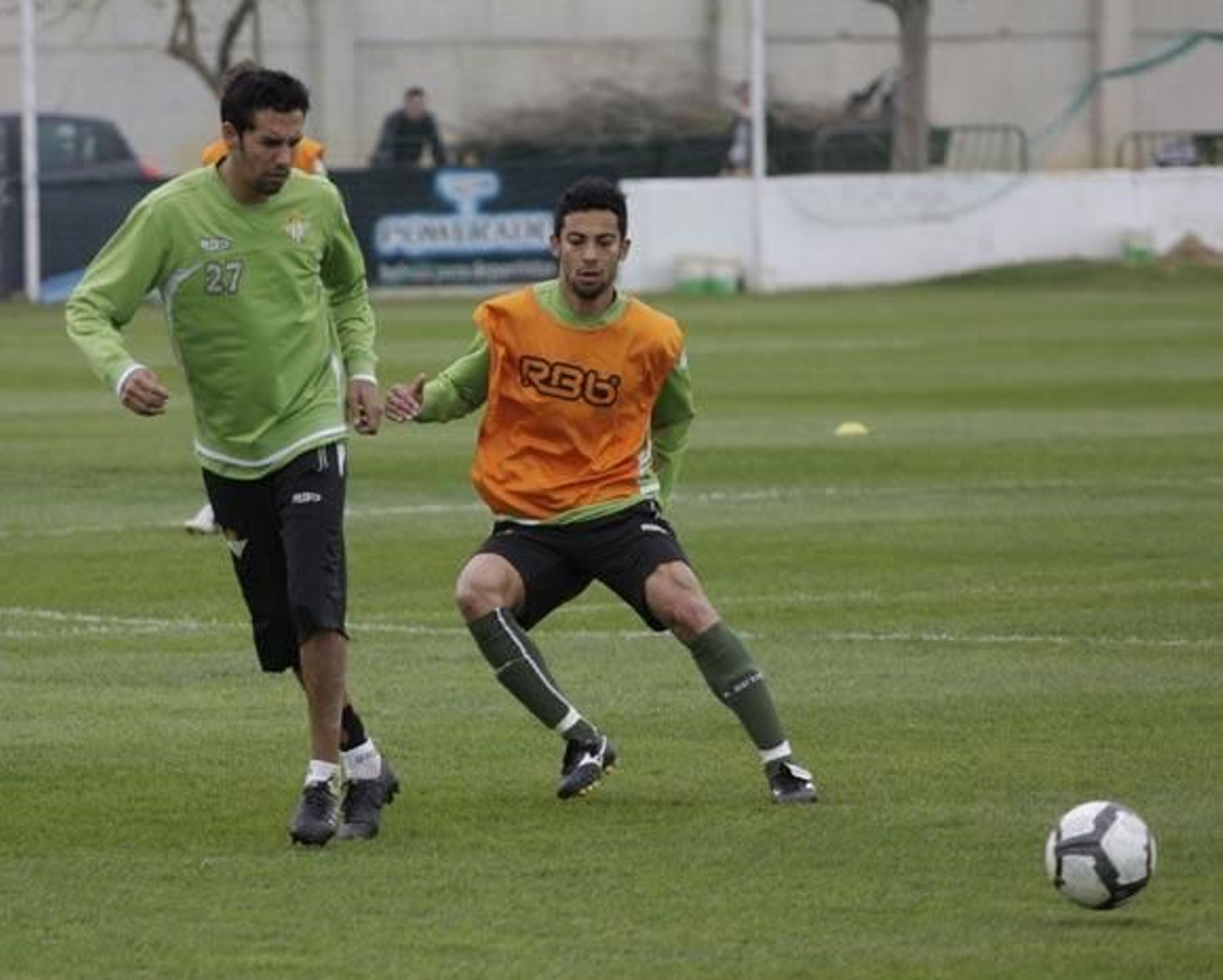 Iriney podría sustituir a Mehmet Aurelio ante el Girona
