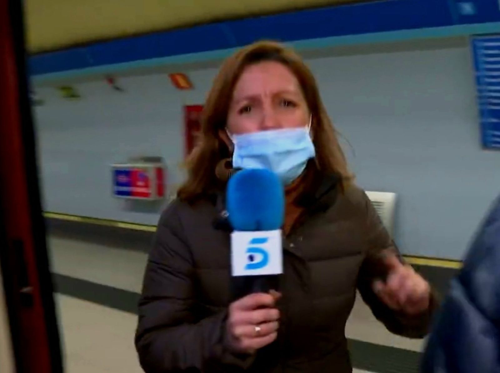 La accidentada reportera de Telecinco Sandra Mir