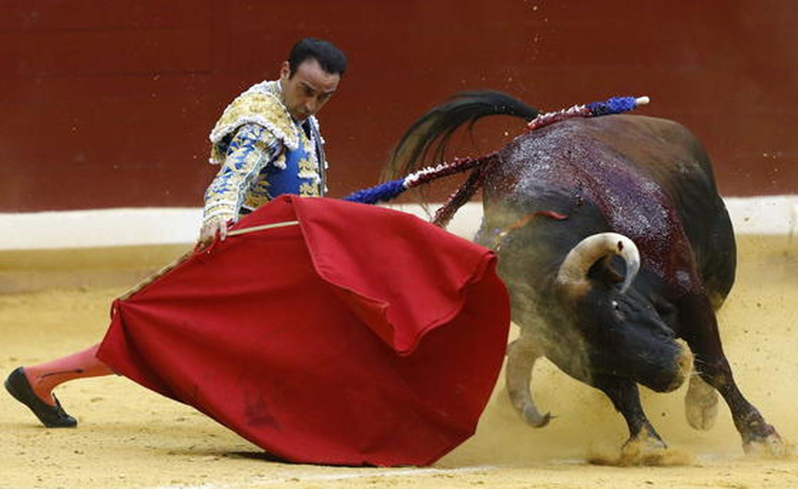 Ponce, único trofeo en el retorno de los toros a San Sebastián