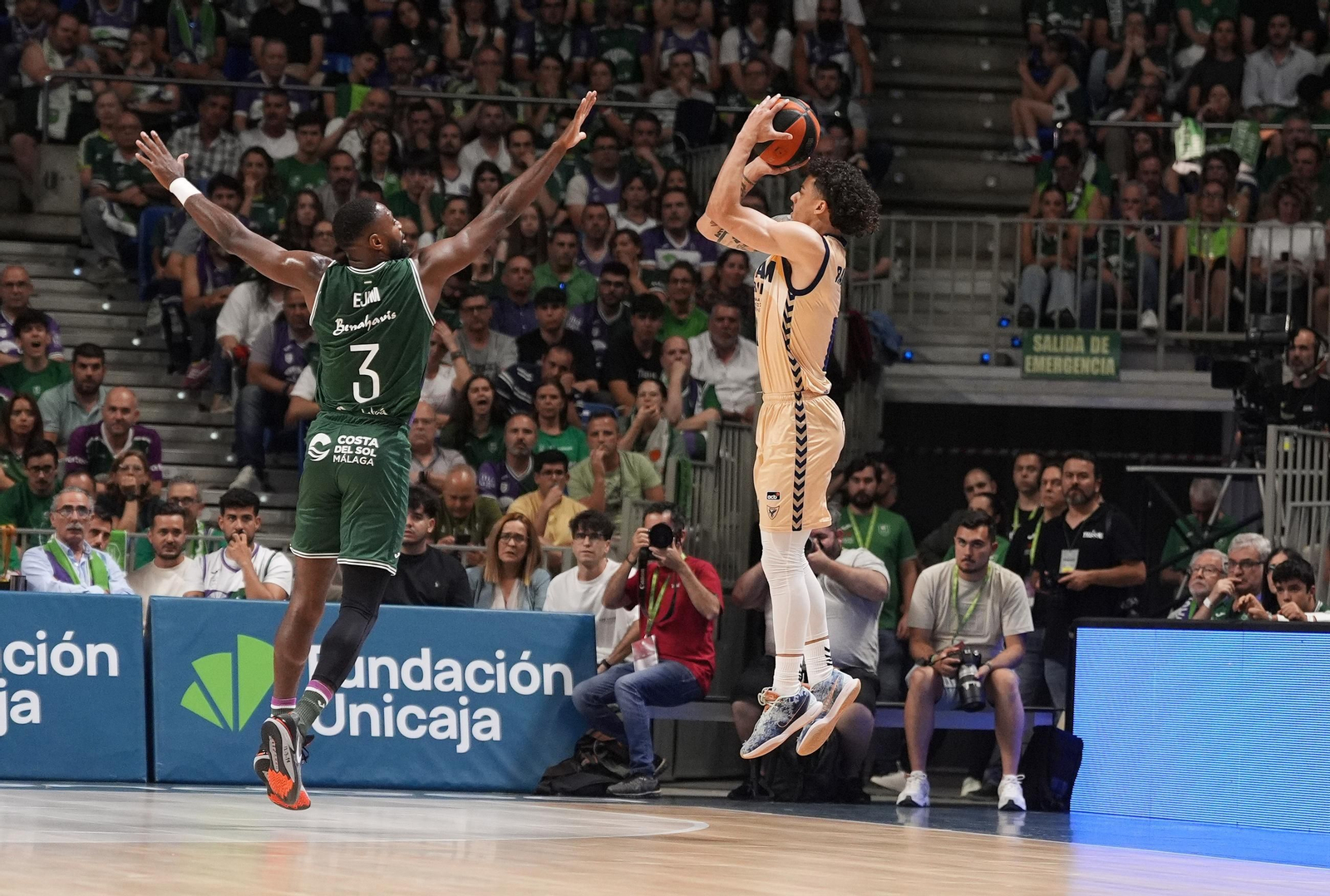 Melvin Ejim, sus cuatro años y seis títulos en Málaga