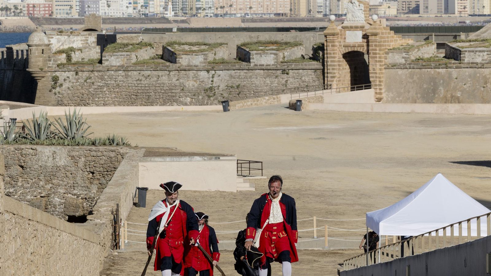 Las imágenes de la apertura al público del castillo de San Sebastián