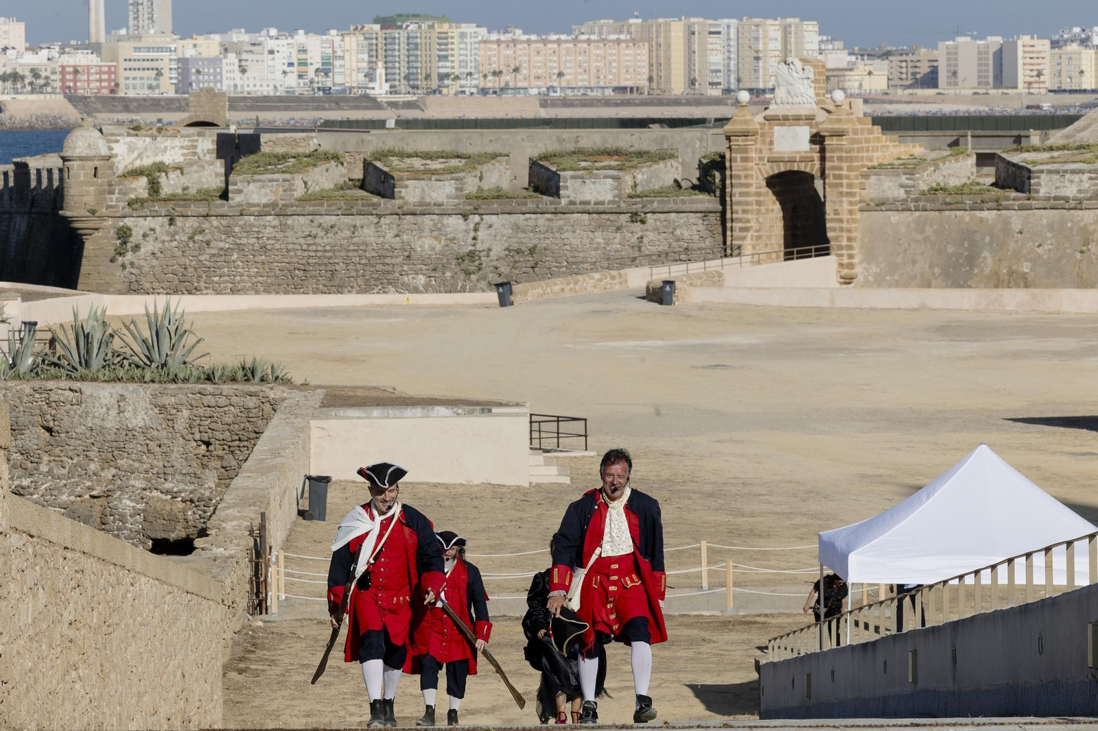 Las imágenes de la apertura al público del castillo de San Sebastián