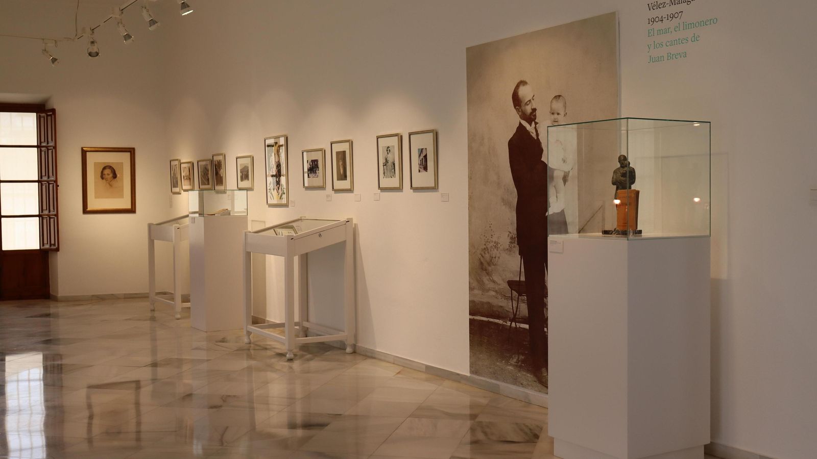 Parte de la muestra 'Vélez Málaga o la vuelta a Ítaca de María Zambrano'.