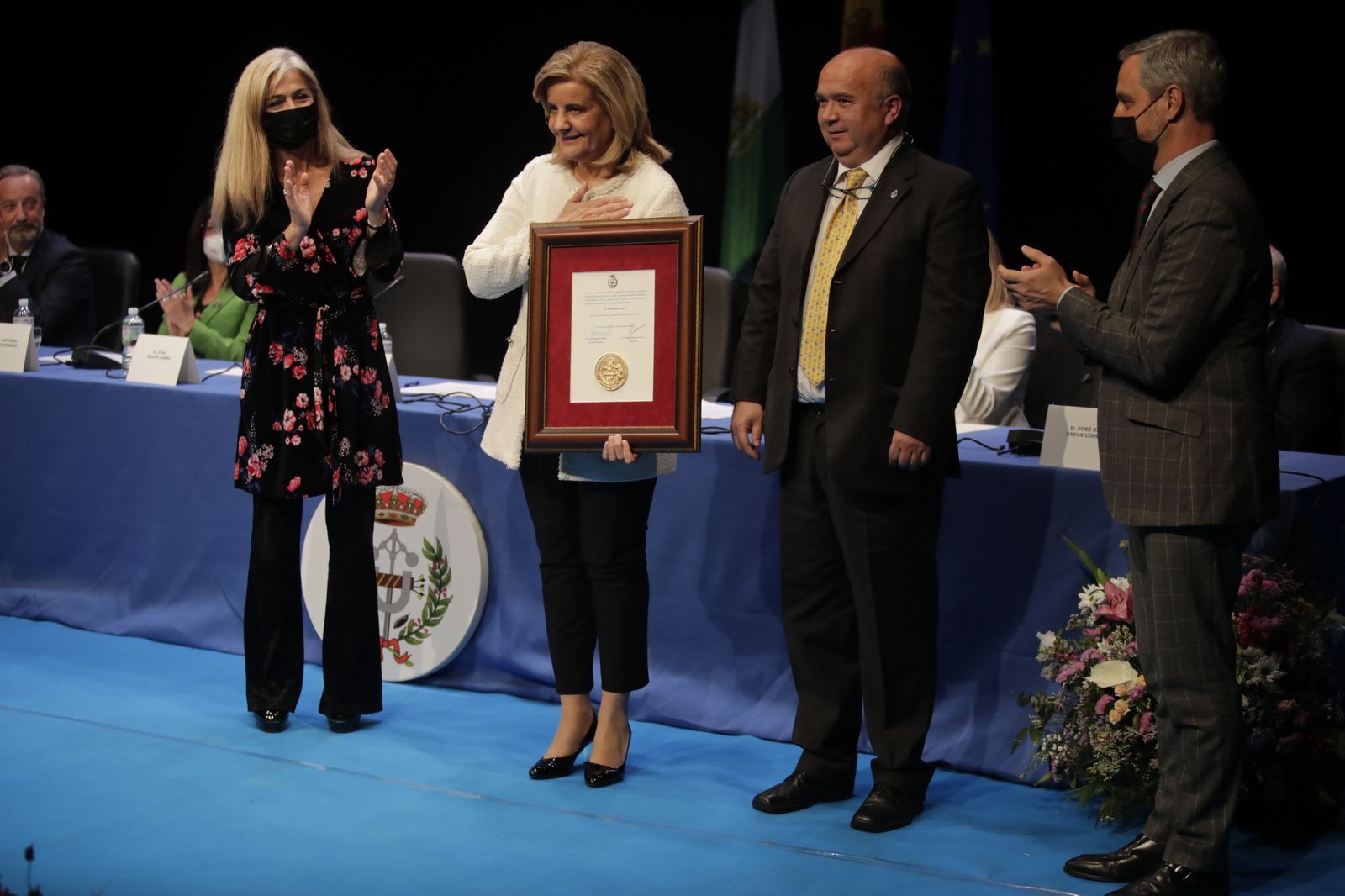 Fátima Báñez recibe la Medalla de Oro de los Peritos e Ingenieros Técnicos Industriales de Huelva