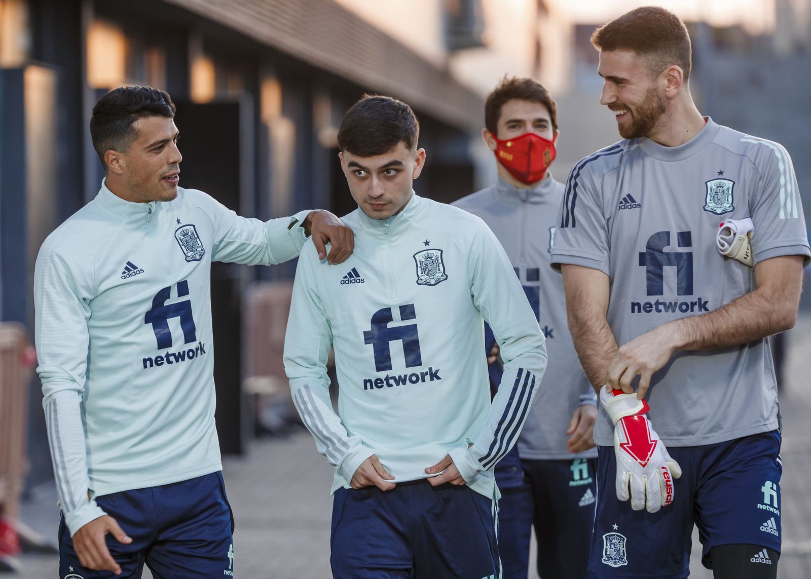 Pedro Porro y Pedri, en Las Rozas.