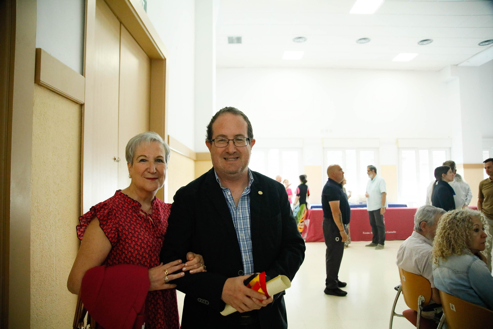 Imágenes de la entrega de los Escudos de Oro del IEA y la celebración de su Plenario