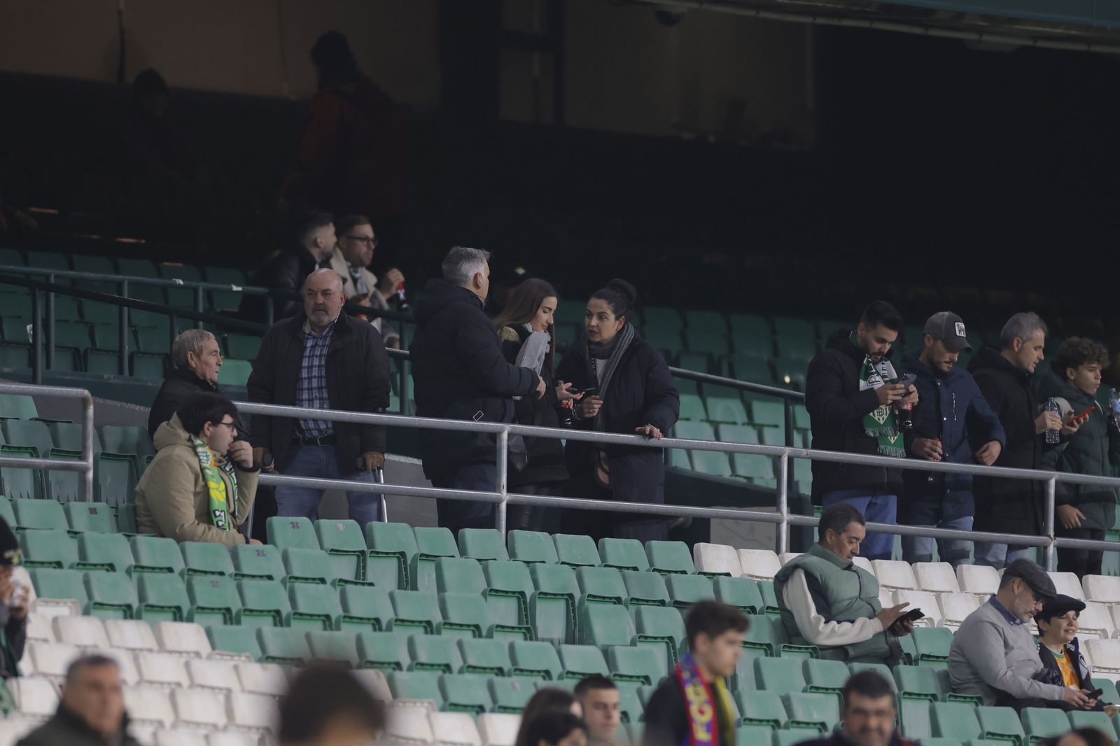 Búscate en las fotos del Betis-Barcelona
