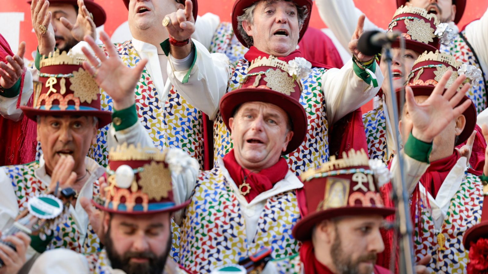 Así vive Cádiz su primer sábado de Carnaval 2025: búscate entre las imágenes del día en la calle