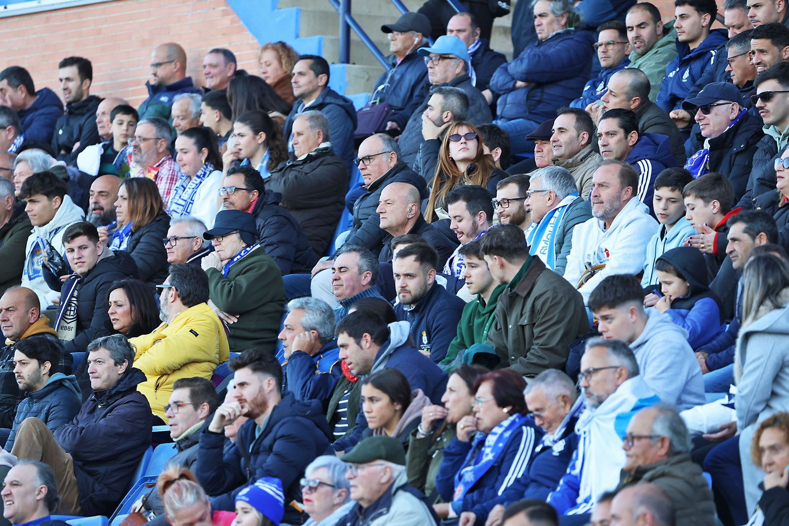 Búscate en las gradas del Nuevo Colombino en el Recreativo de Huelva-Atlético Sanluqueño