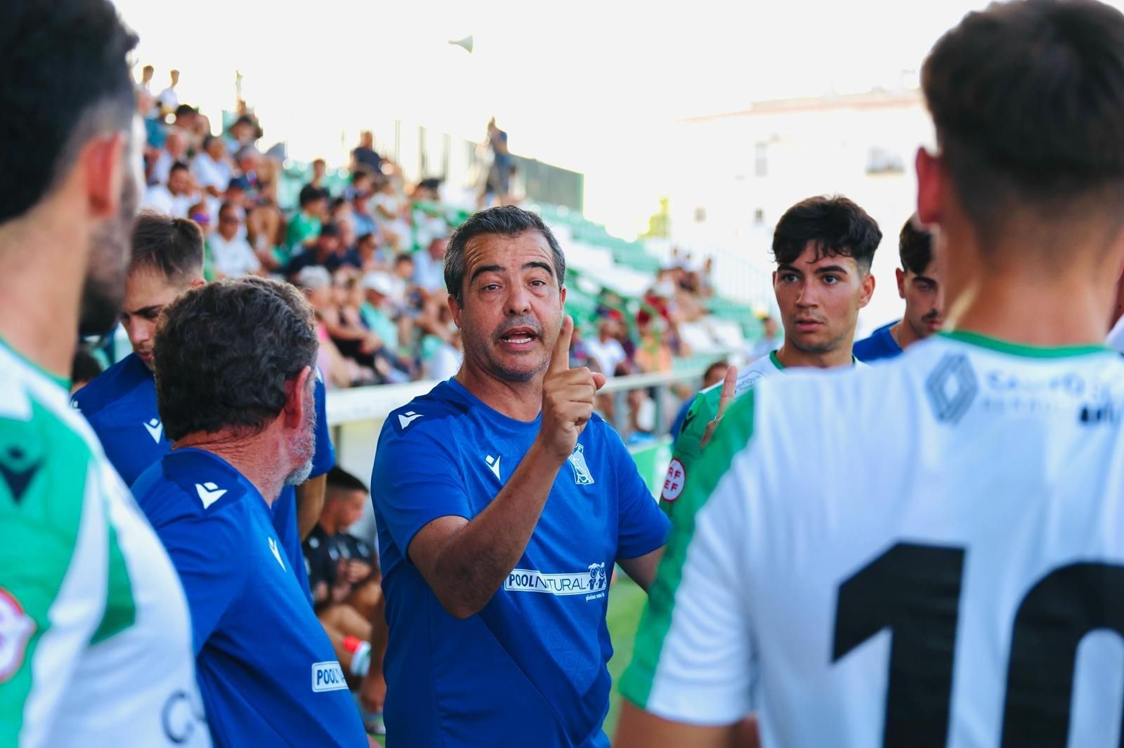 José Pérez Herrera tiene líder de Primera RFEF al Sanluqueño.