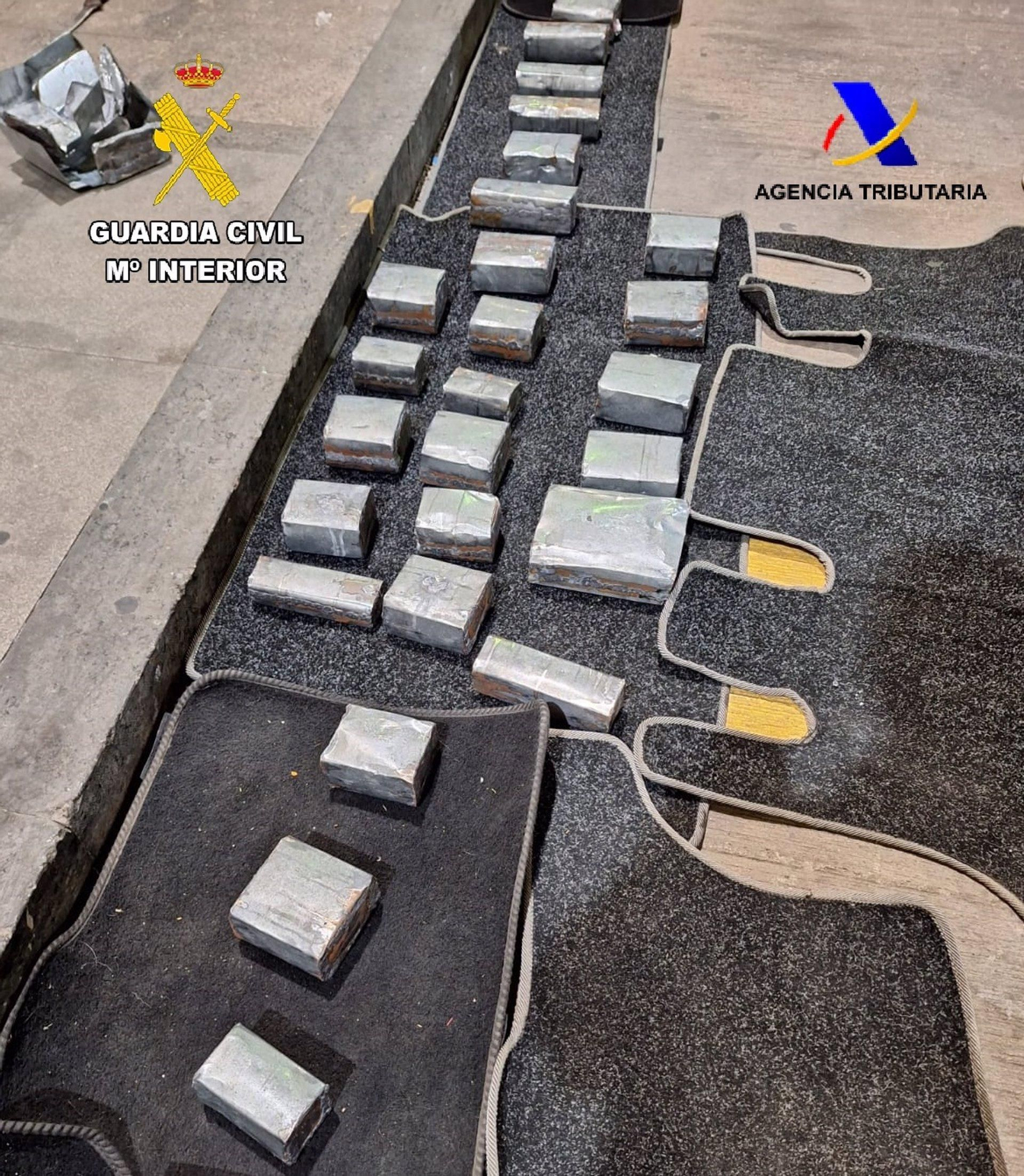 Droga incautada en el vehículo