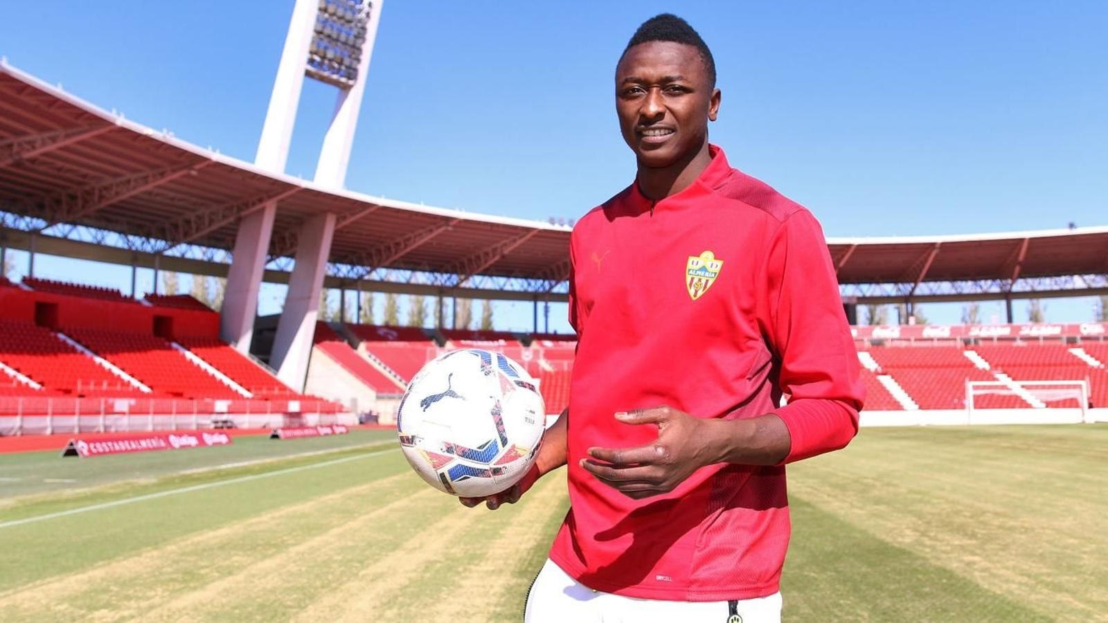 Sadiq Umar estuvo dos temporadas en el Almería en las que logró el ascenso a Primera. Sadiq Umar estuvo dos temporadas en el Almería en las que logró el ascenso a Primera.
