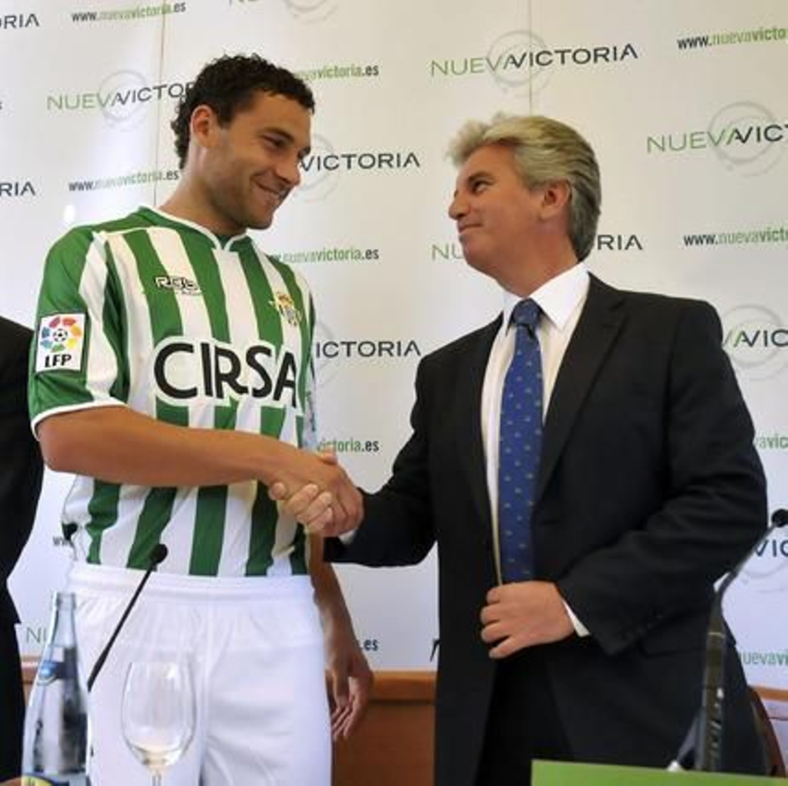 El serbio Tosic es presentado como nuevo jugador del Real Betis.

Foto: Juan Carlos Vázquez