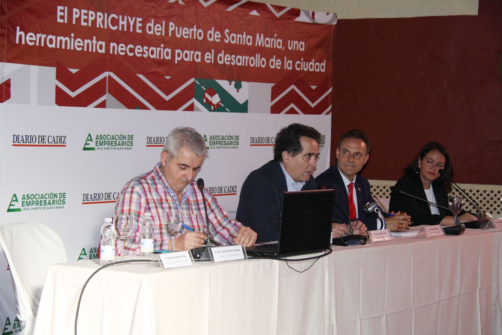 De izquierda a derecha Juan Carlos Puerto, Pedro Fernández, David de la Encina y Teresa Almendros.