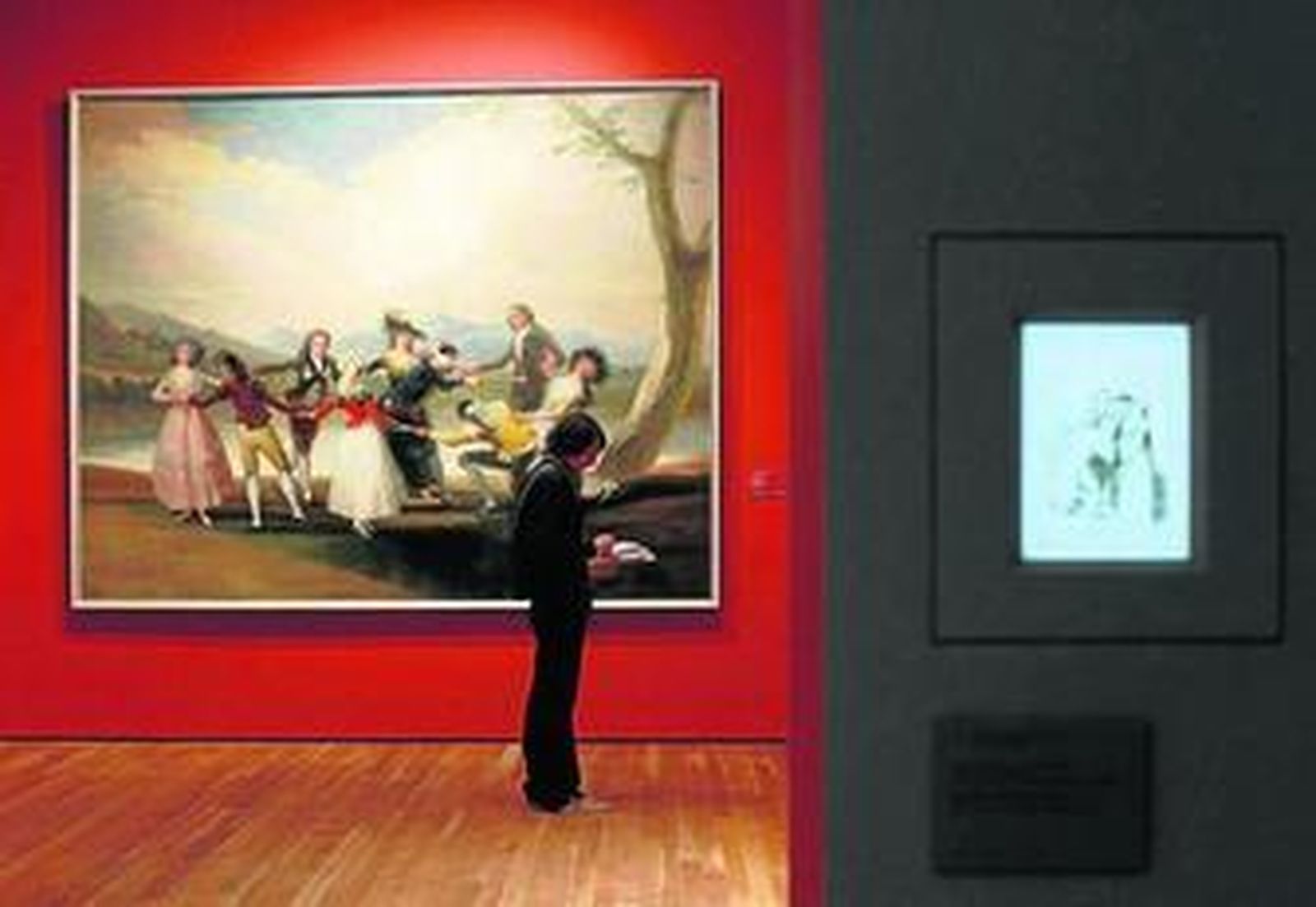 1. Ante 'La gallina ciega' (1788), a la que antecede un aguafuerte de la serie de los 'Caprichos'.  2. Radiografías y estudio técnico del restaurado cartón 'Cazador cargando su escopeta', que dialoga con la escultura romana 'El fauno del cabrito'. 3. El lienzo 'Carlos III, cazador', h. 1787.