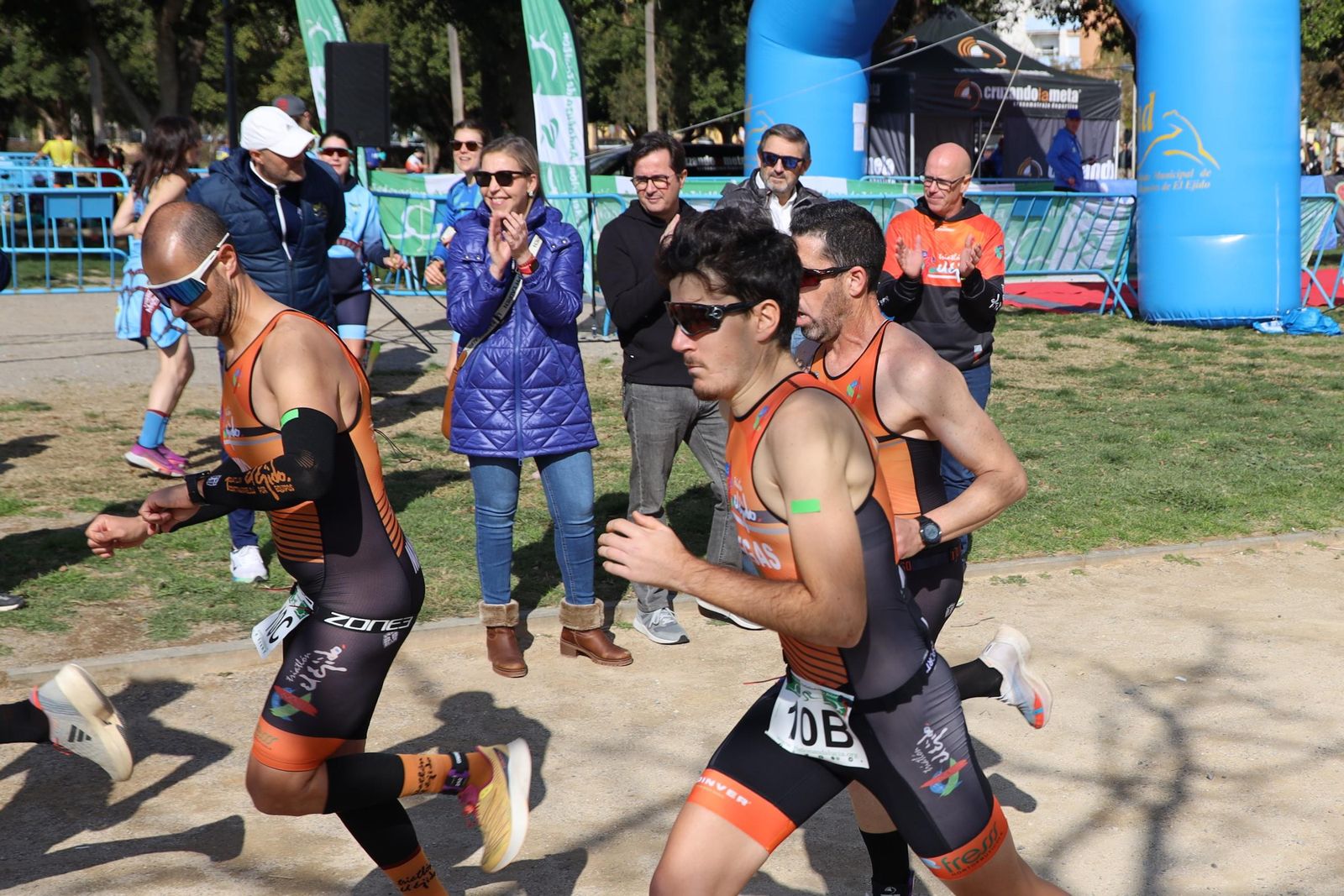 Uno de los equipos participantes durante el desarrollo de la prueba.