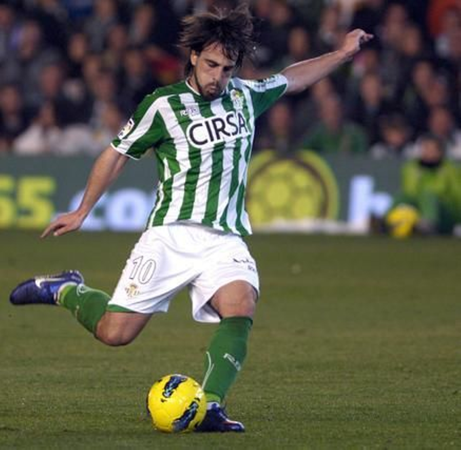 Betis y Sevilla empatan en el Benito Villamarín (1-1). / Manuel Gómez