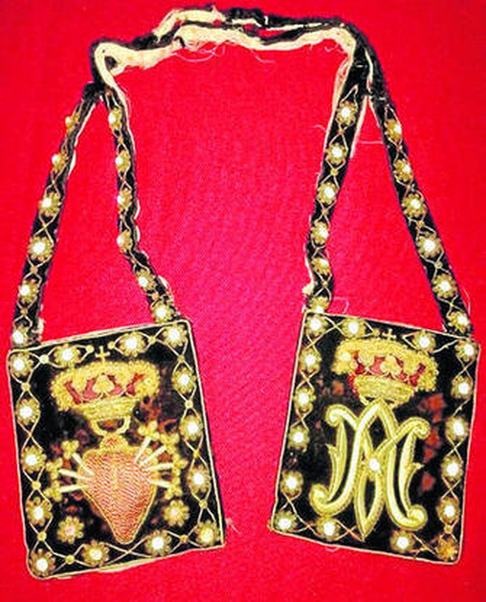 imagen del escapulario aparecido.