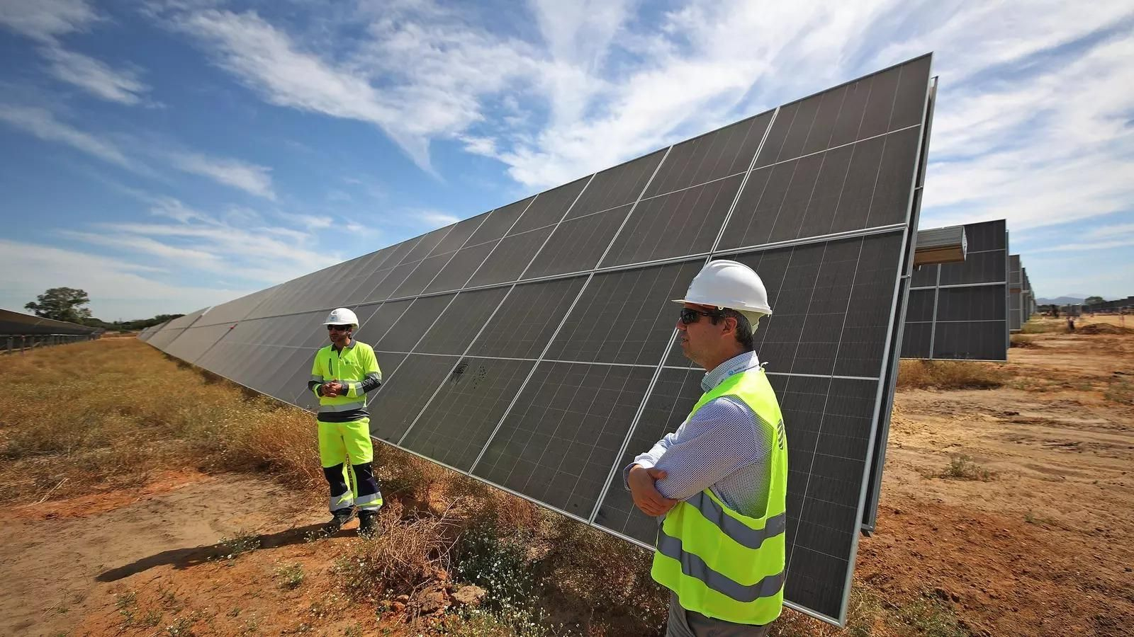 Instalación de una planta solar fotovoltaíca en el término municipal de Jerez de la Frontera (Cádiz).