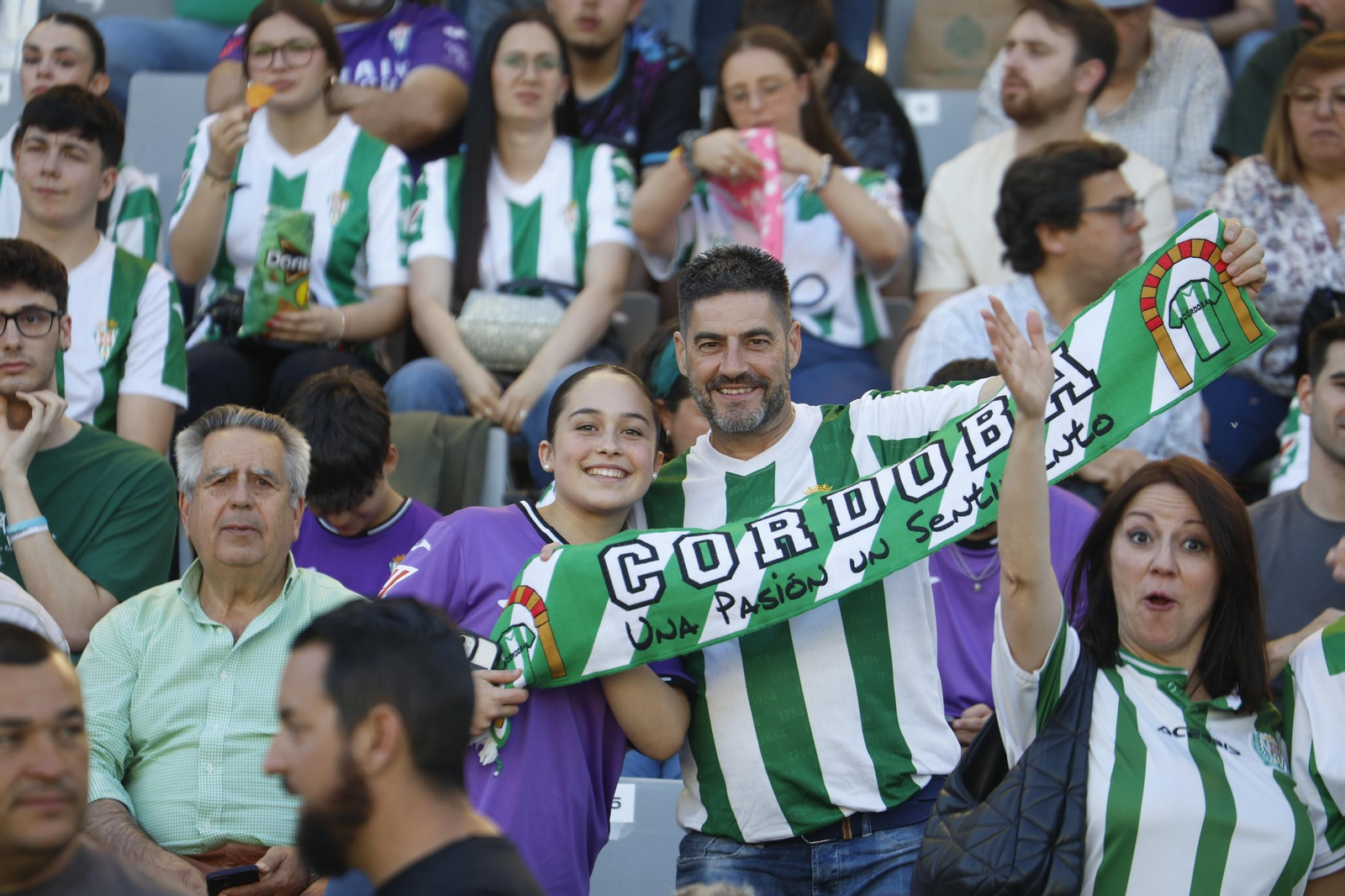 Las mejores fotos del ambiente en el emocionante Córdoba CF - Mirandés en El Arcángel