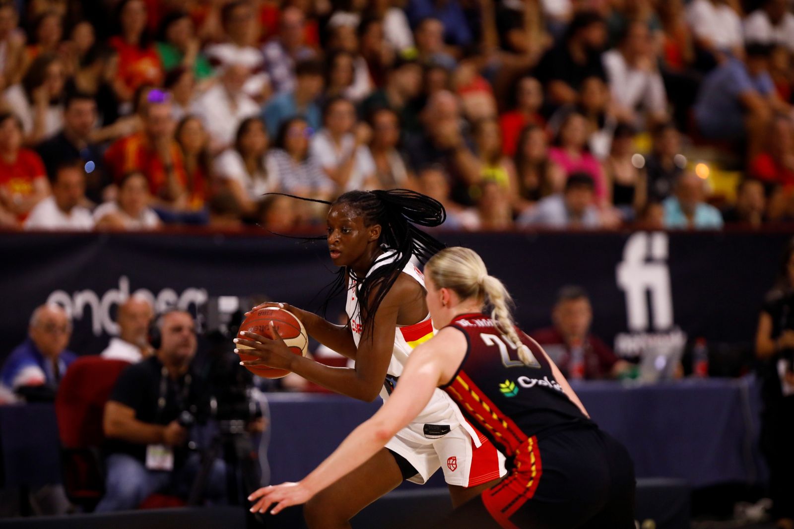 Las mejores fotos de la victoria de la selección española femenina de baloncesto ante Bélgica, en Córdoba