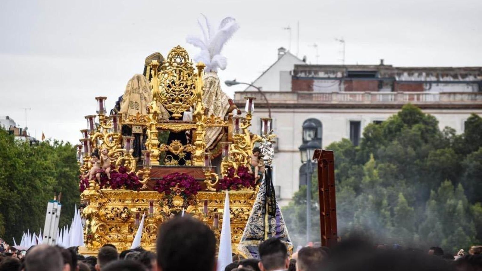 Las Cigarreras tras el misterio de San Gonzalo