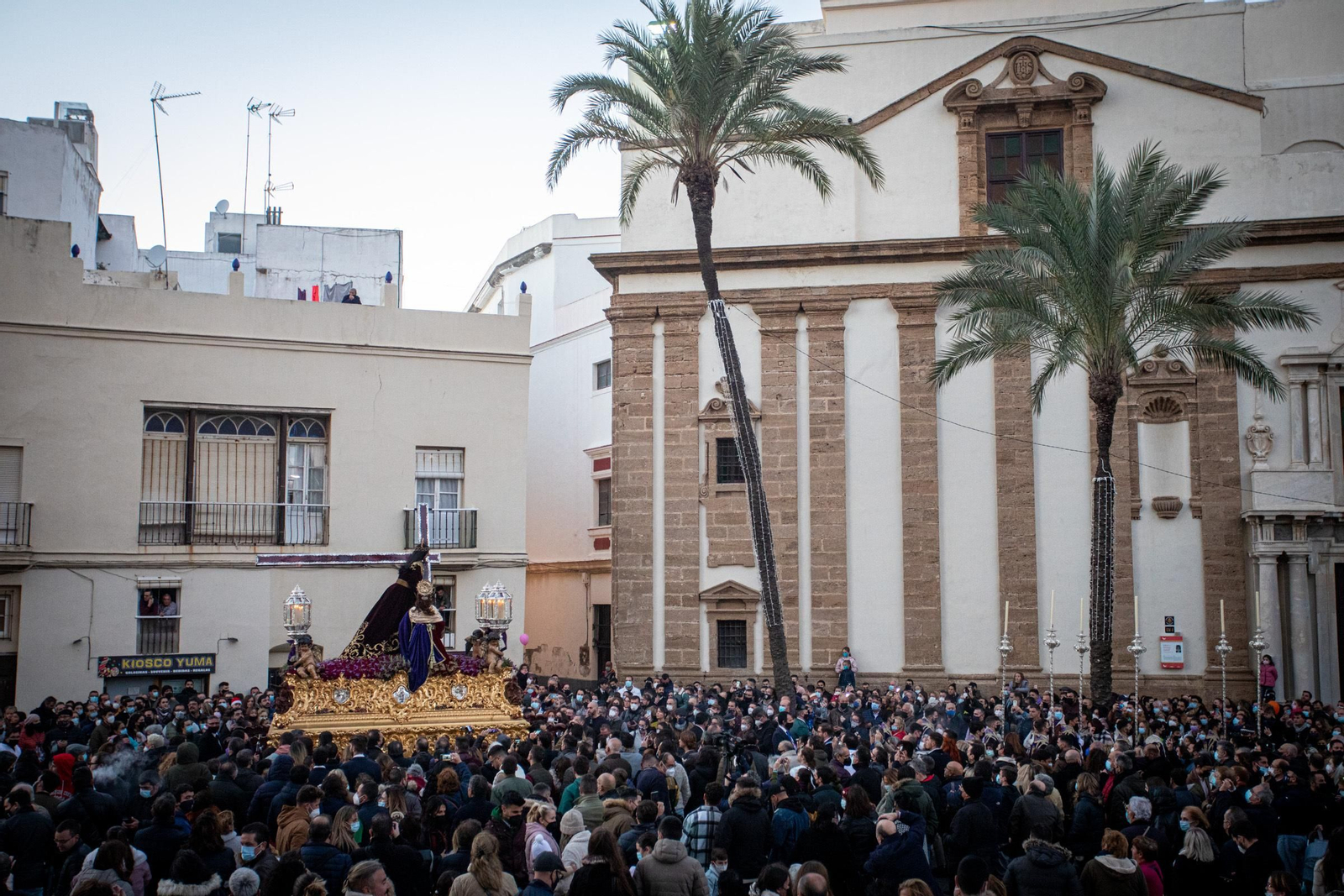 Histórica procesión con la Patrona y el Nazareno en la festividad de la Inmaculada