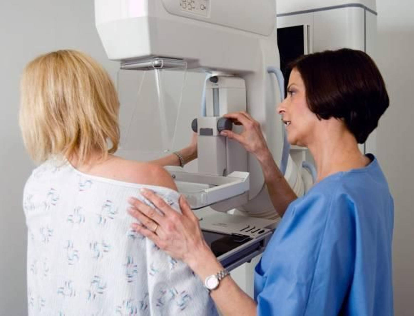 Sanidad garantiza que las mamografías seguirán en la cartera de servicios básicos