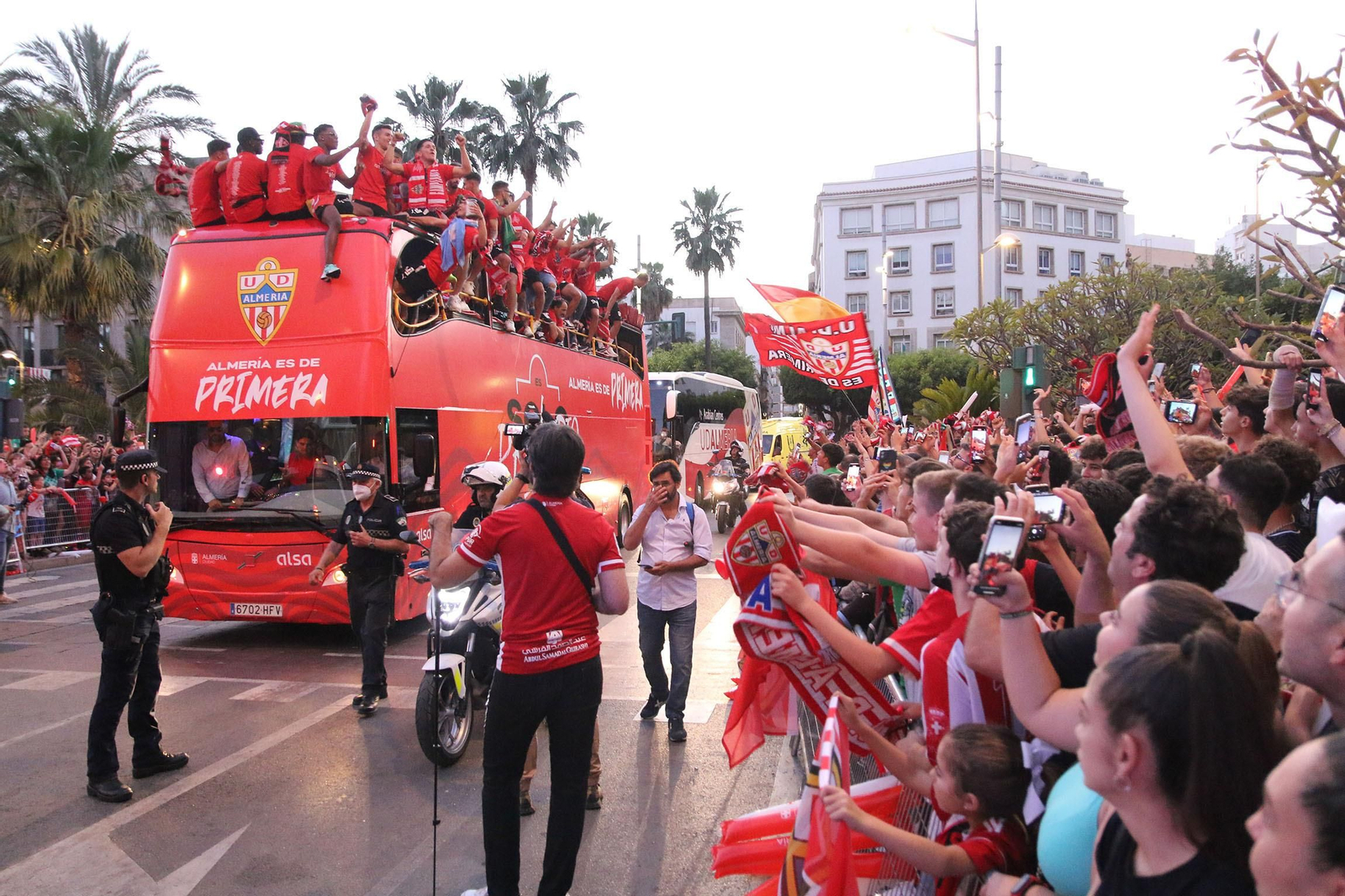 Las imágenes de la rúa de la UD Almería