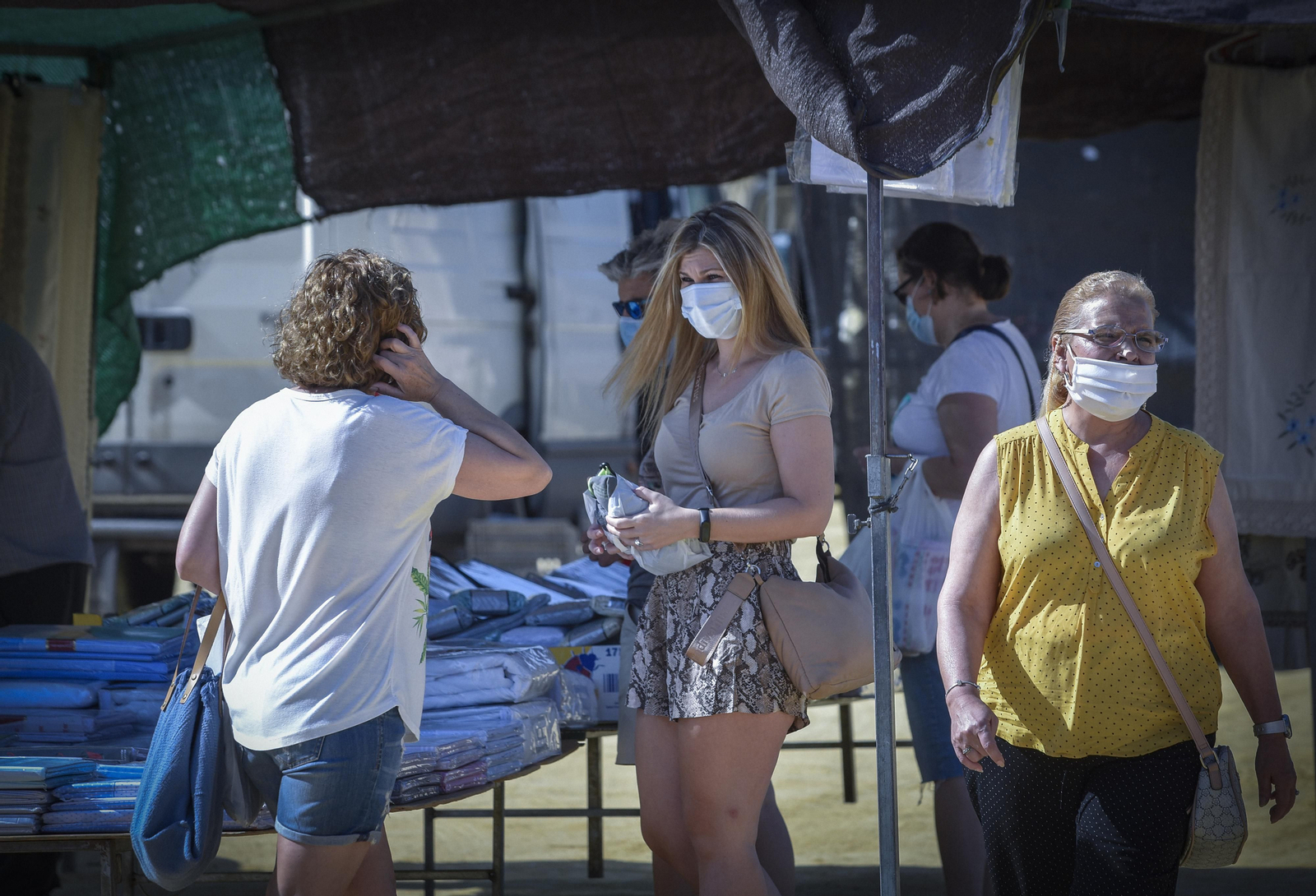 Reabre el mercadillo después del confinamiento