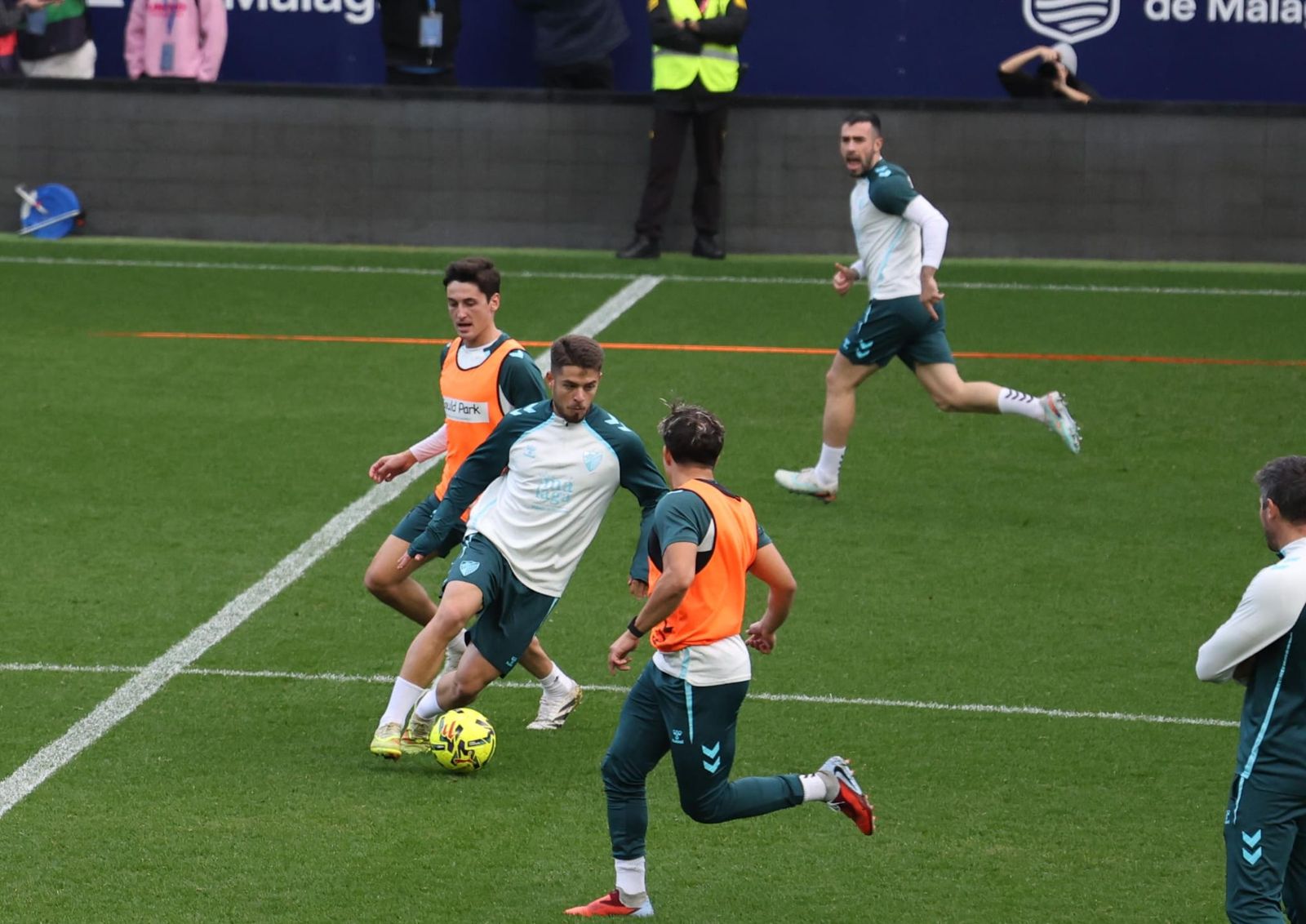 Búscate en las fotos del entrenamiento del Málaga CF en La Rosaleda