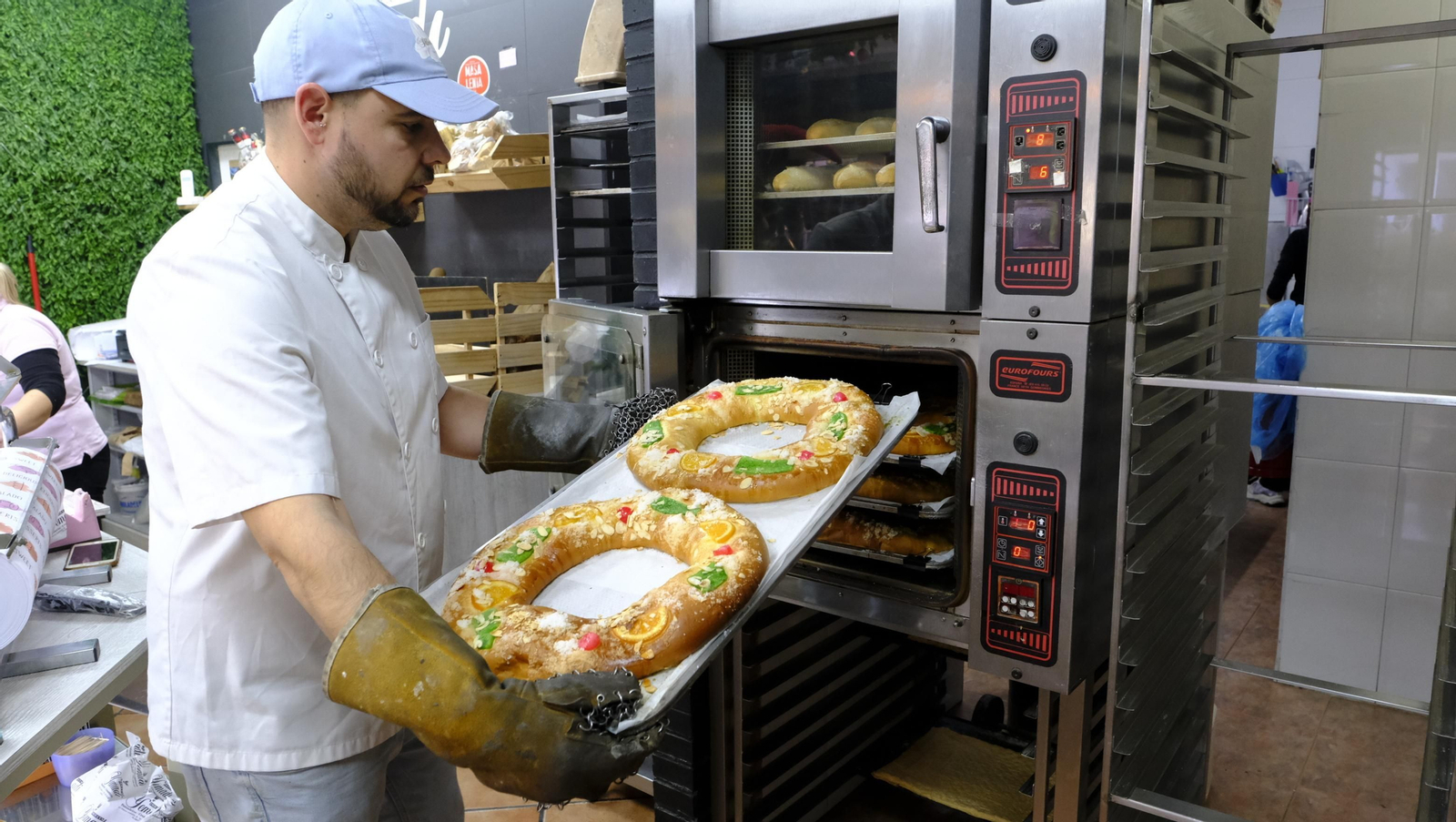Fotogalería del roscón de reyes en Pastelería Yemadi, en Almería