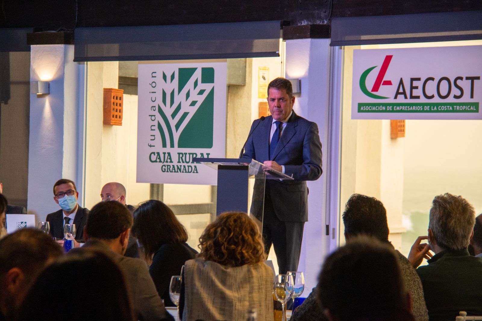 Reclaman al Gobierno medidas urgentes para el sector empresarial y defienden el diálogo en la huelga del transporte